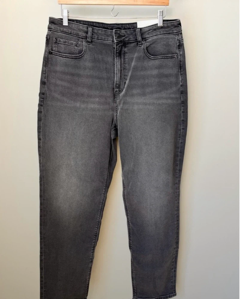 NWT American Eagle Mom Jean - Grey Size 14