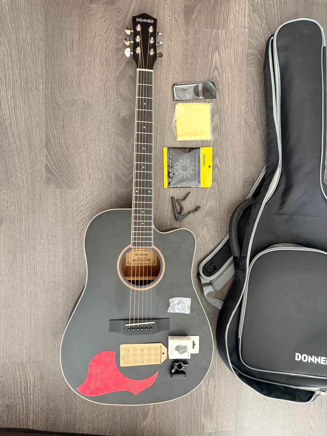 Donner Acoustic Guitar with Case and Accessories - photo 2