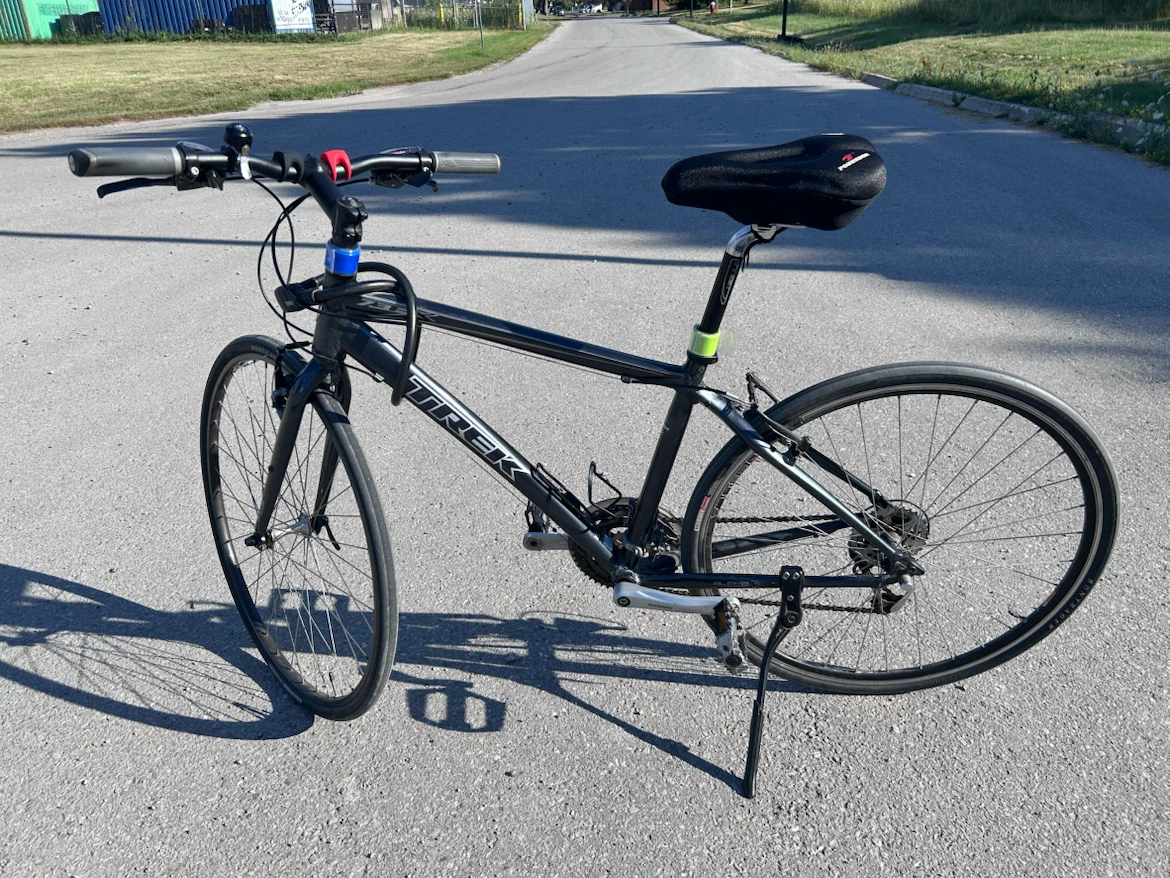 Trek FX 7.3 Hybrid Bike - Size Medium