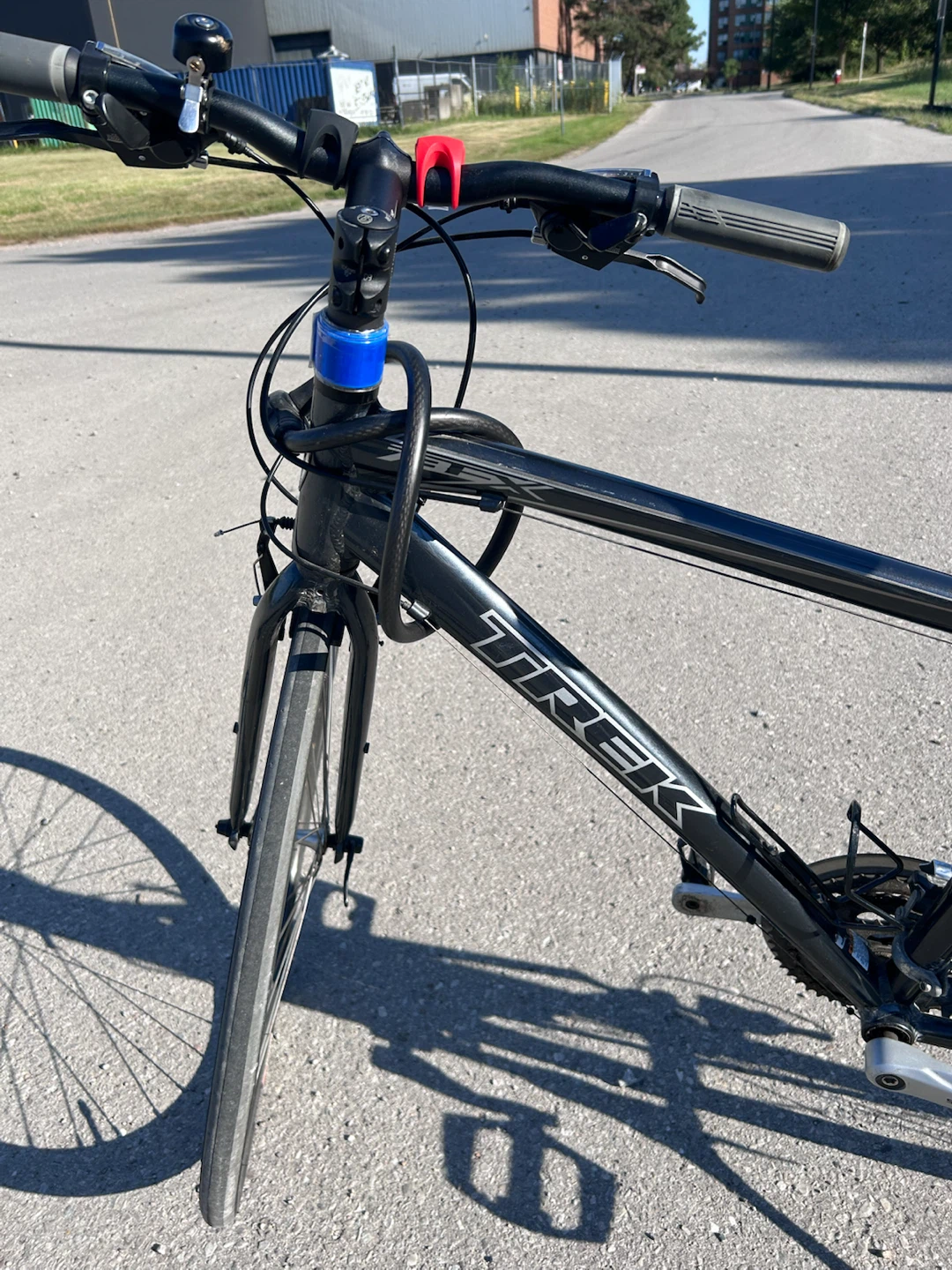 Trek FX 7.3 Hybrid Bike - Size Medium - photo 2
