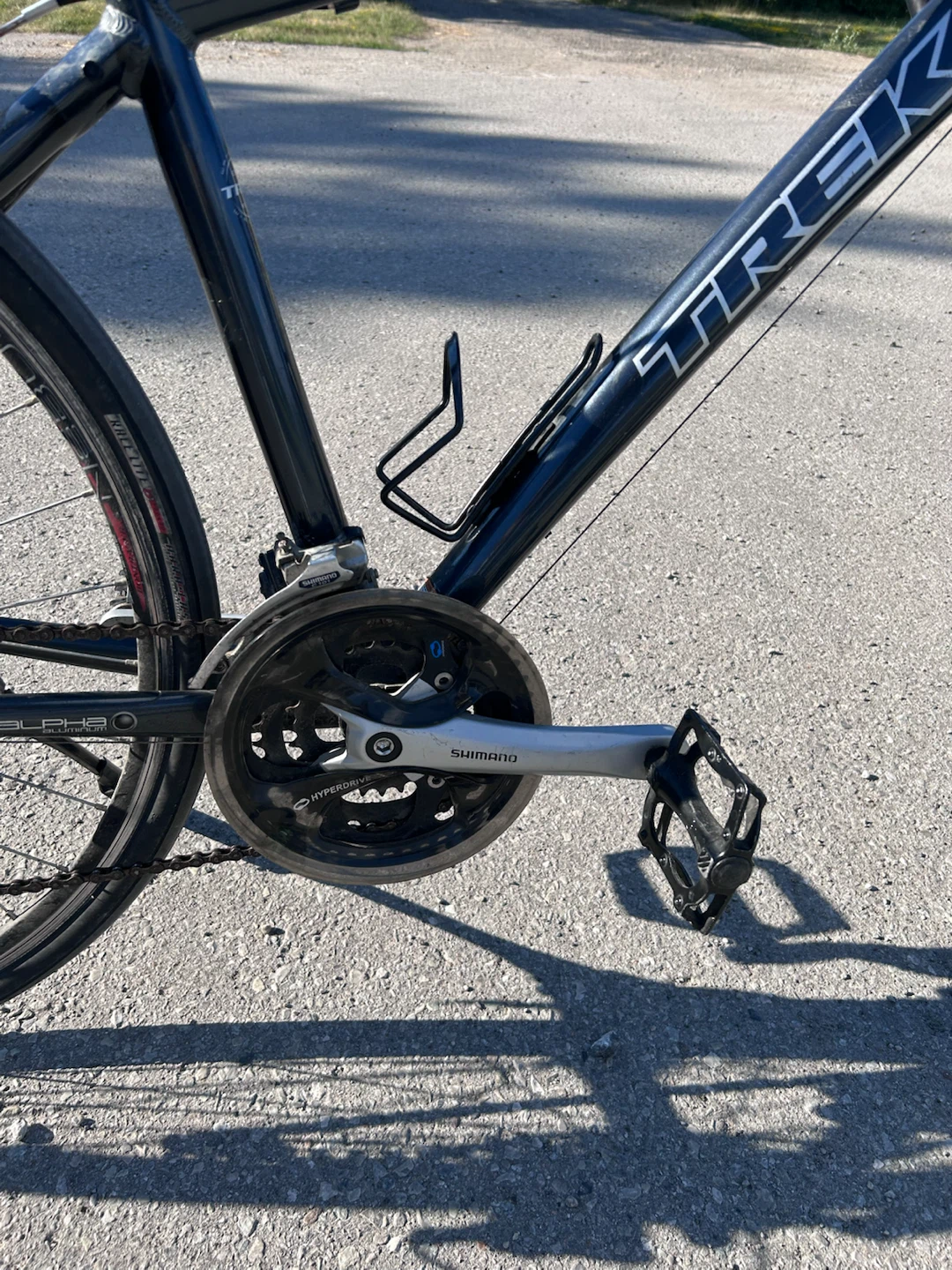 Trek FX 7.3 Hybrid Bike - Size Medium - photo 4