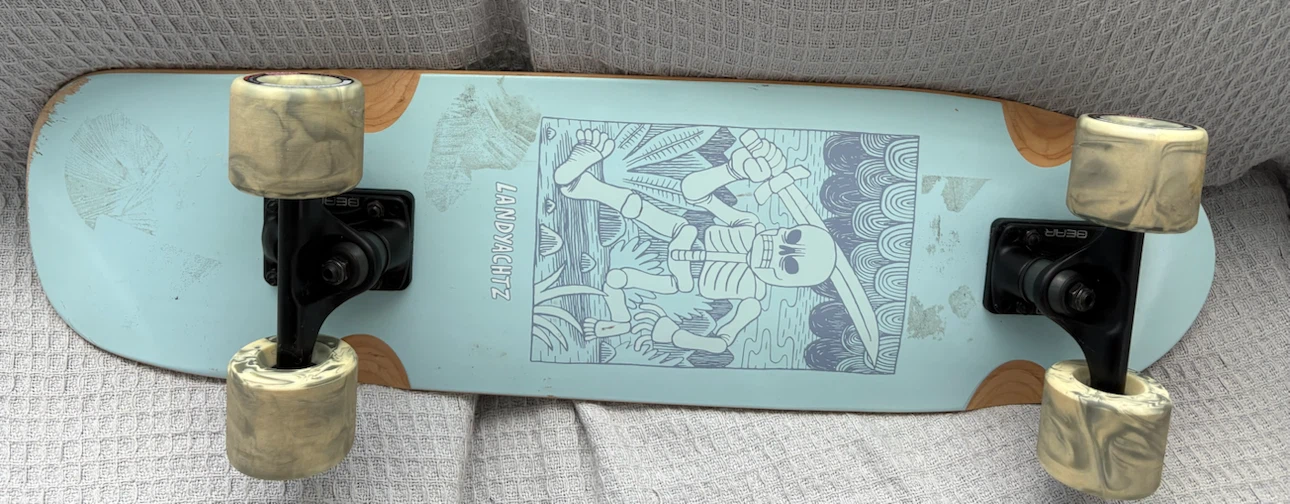 Landyachtz Dinghy big wheel cruiser skateboard