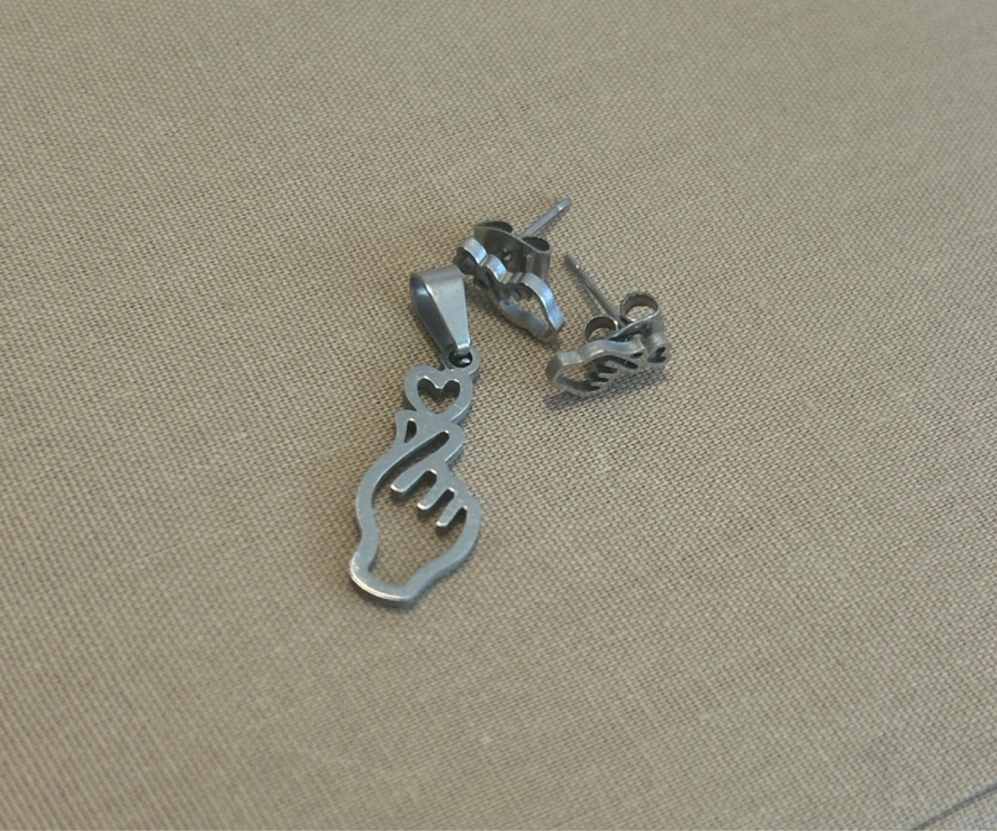 Silver Finger Heart Pendant and Earrings Set