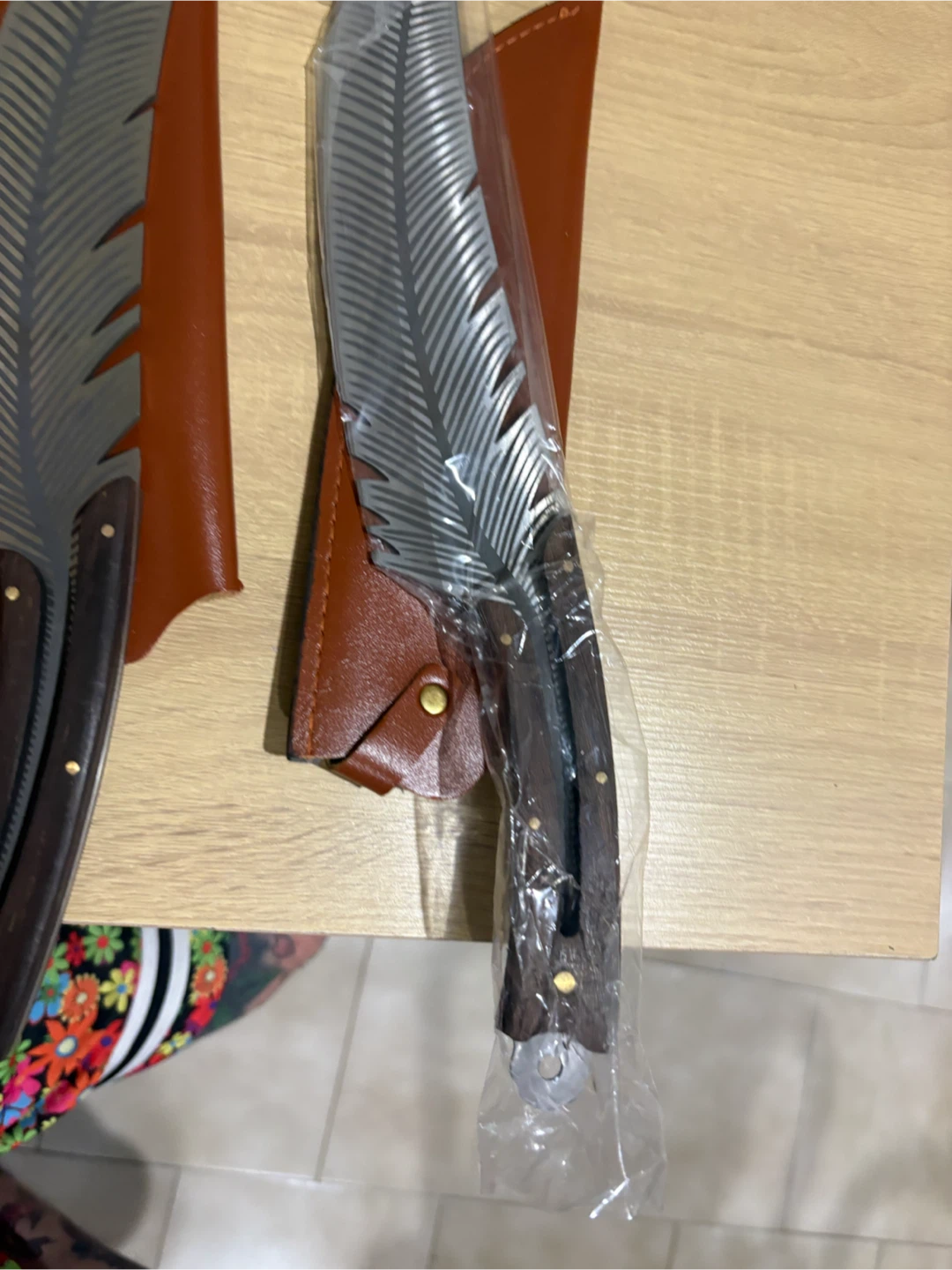 Feather Engraved Knives with Sheaths - photo 5