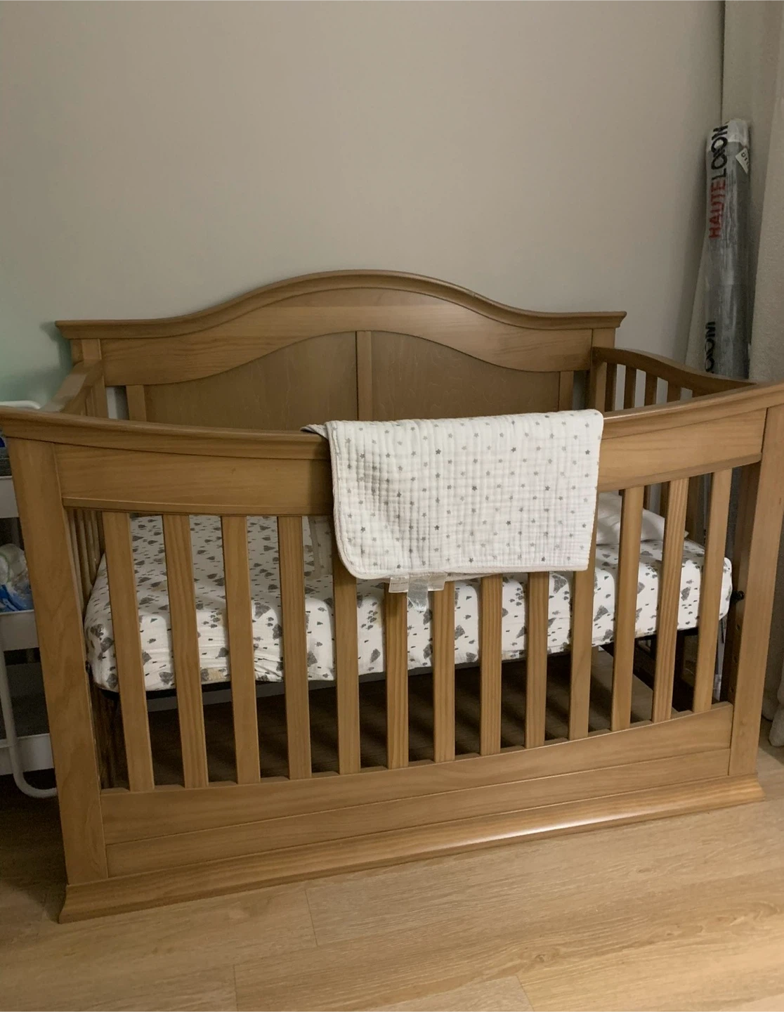 DaVinci Meadow 4-in-1 Convertible Crib