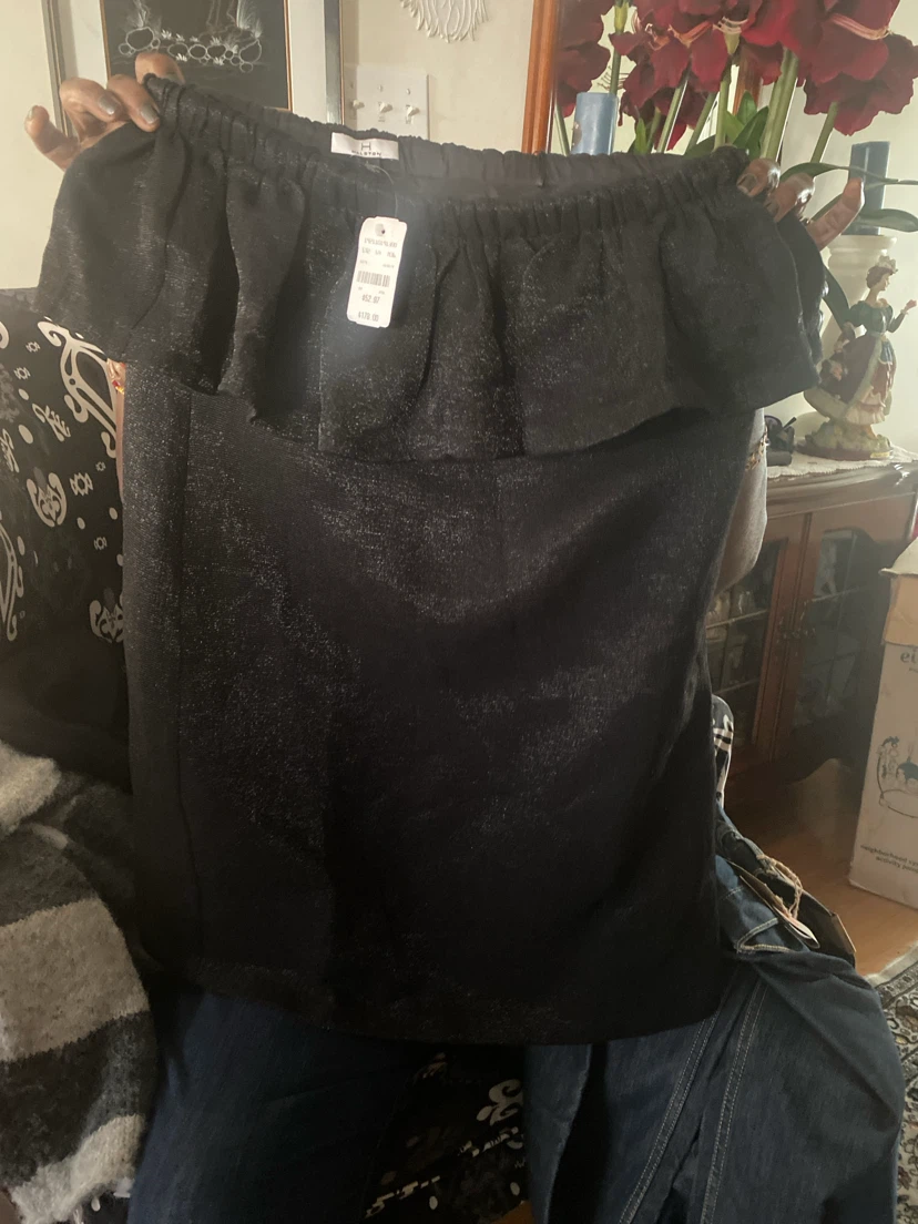 H Halston Black Off-the-Shoulder Top - Size Large