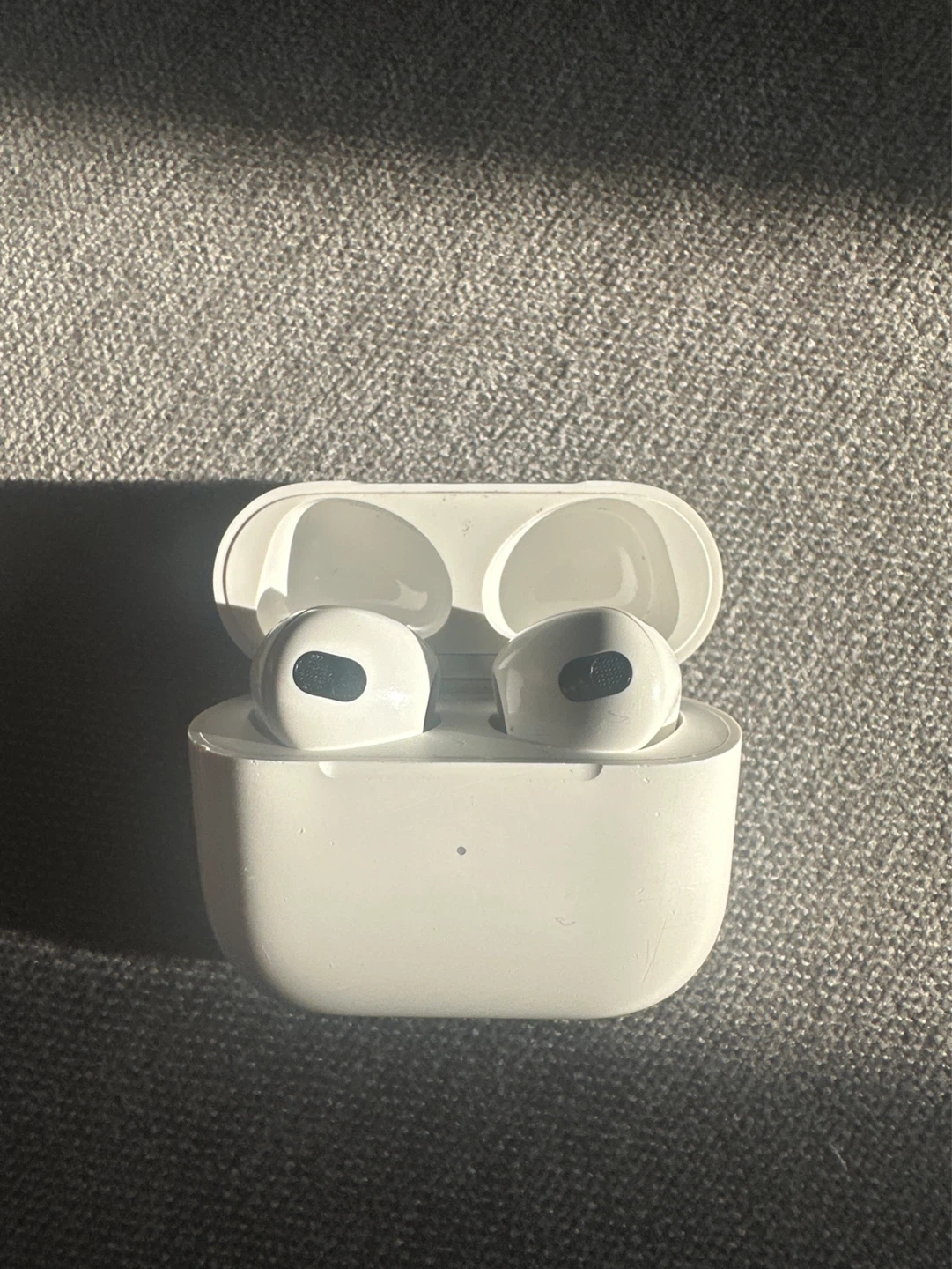 Apple AirPods Pro (3nd Gen) Charging Case