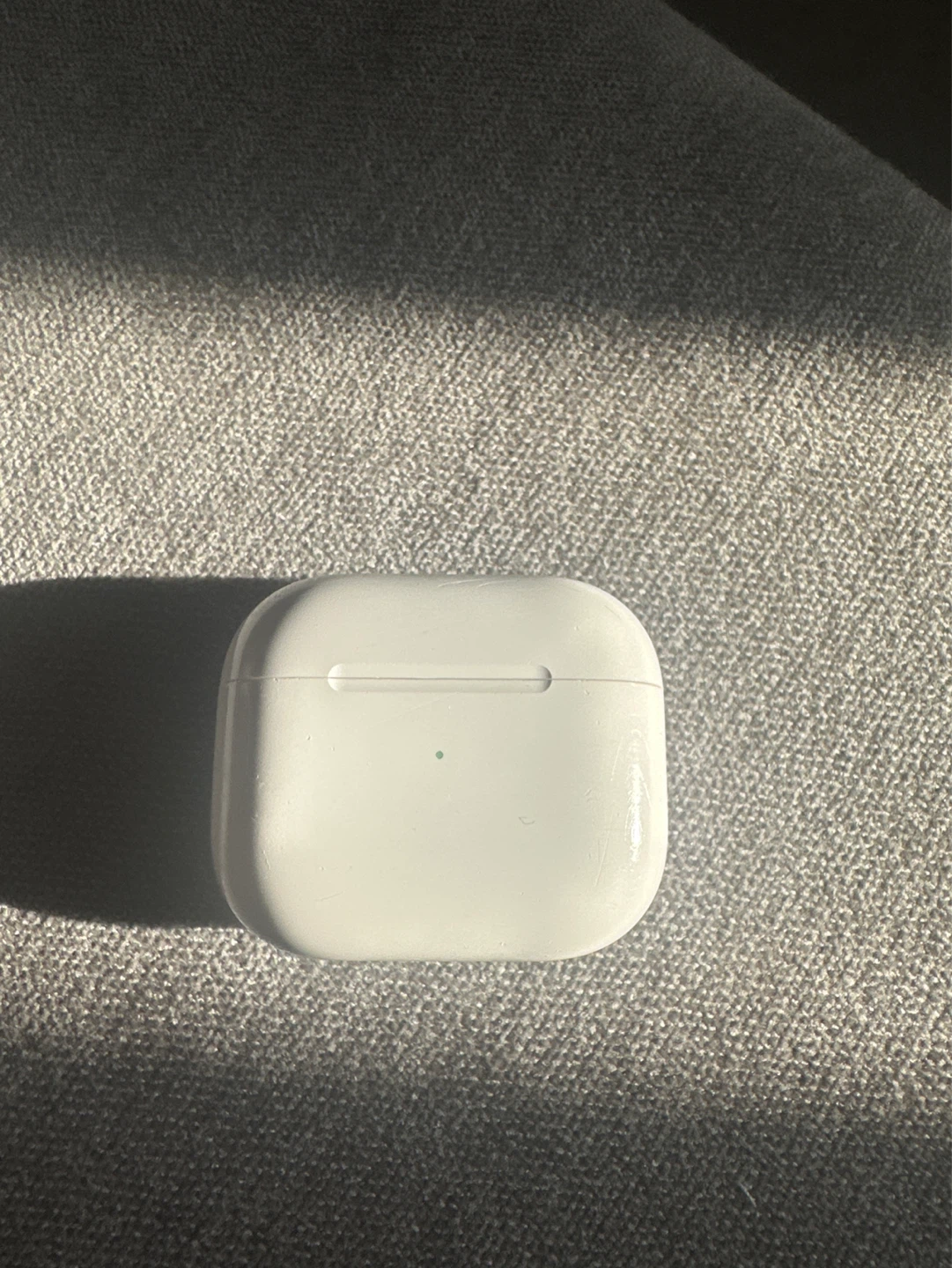 Apple AirPods Pro (3nd Gen) Charging Case - photo 2