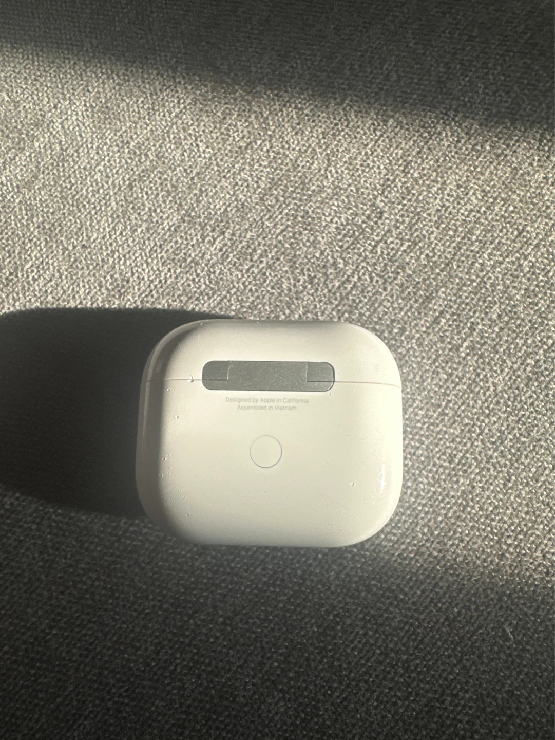 Apple AirPods Pro (3nd Gen) Charging Case - photo 3