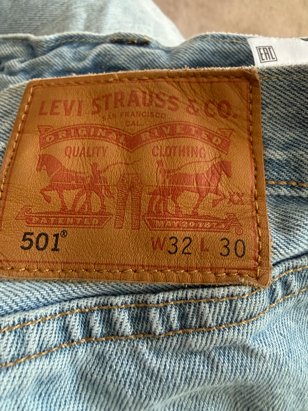 LEVIS 501 JEANS