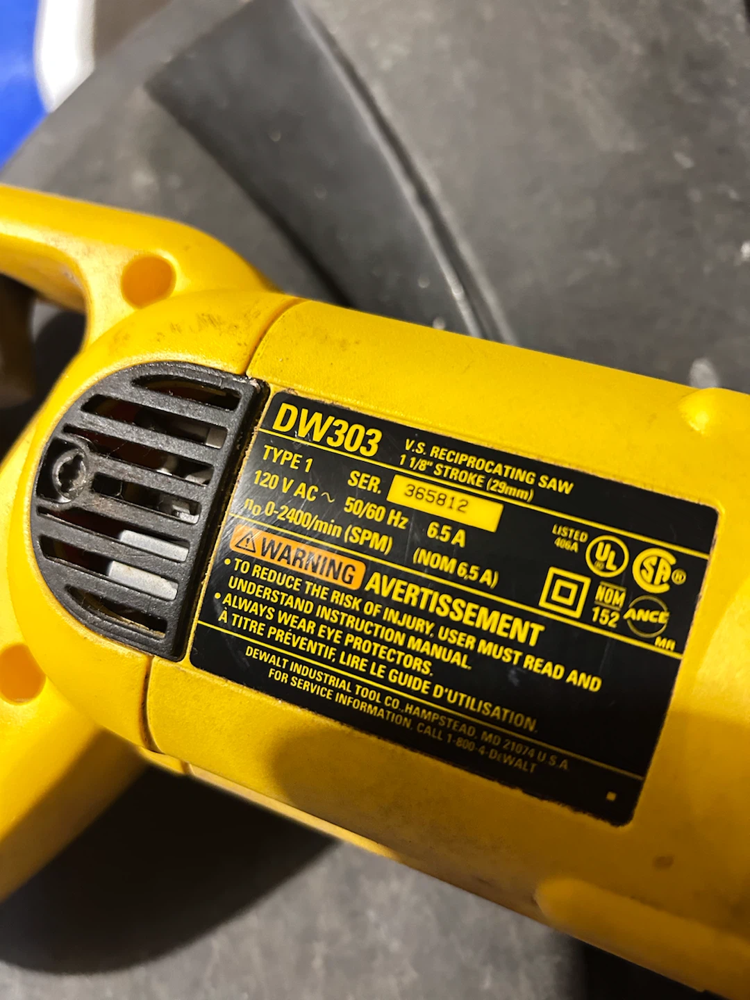 DeWalt DW303 Reciprocating Saw - photo 2