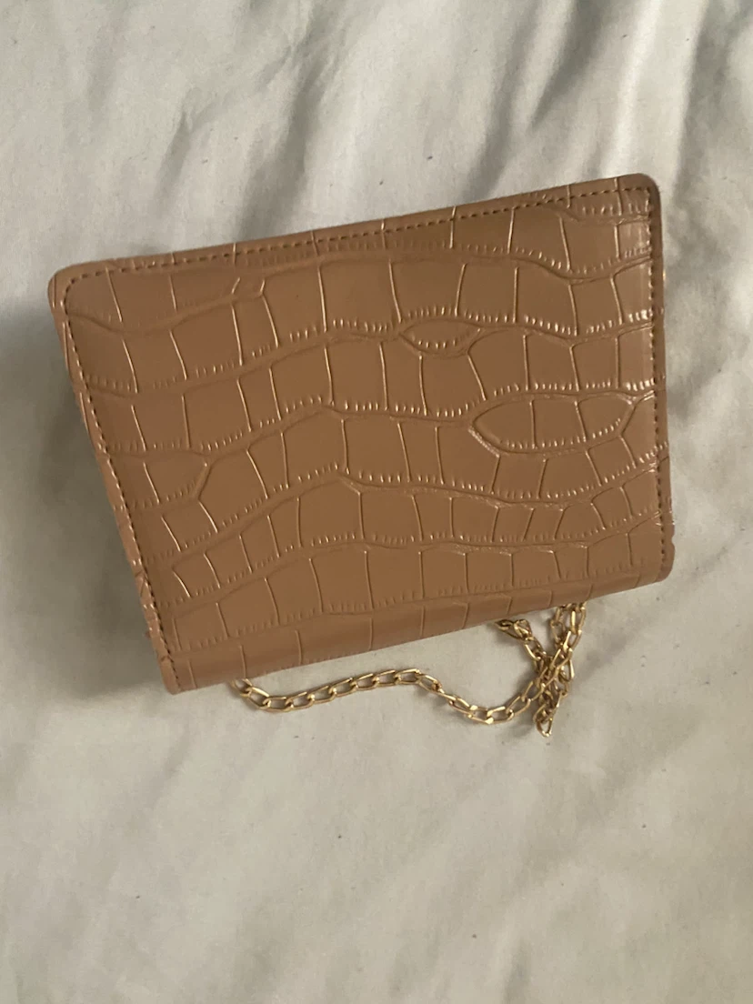 Tan Croc-Embossed Chain Shoulder Bag - photo 3