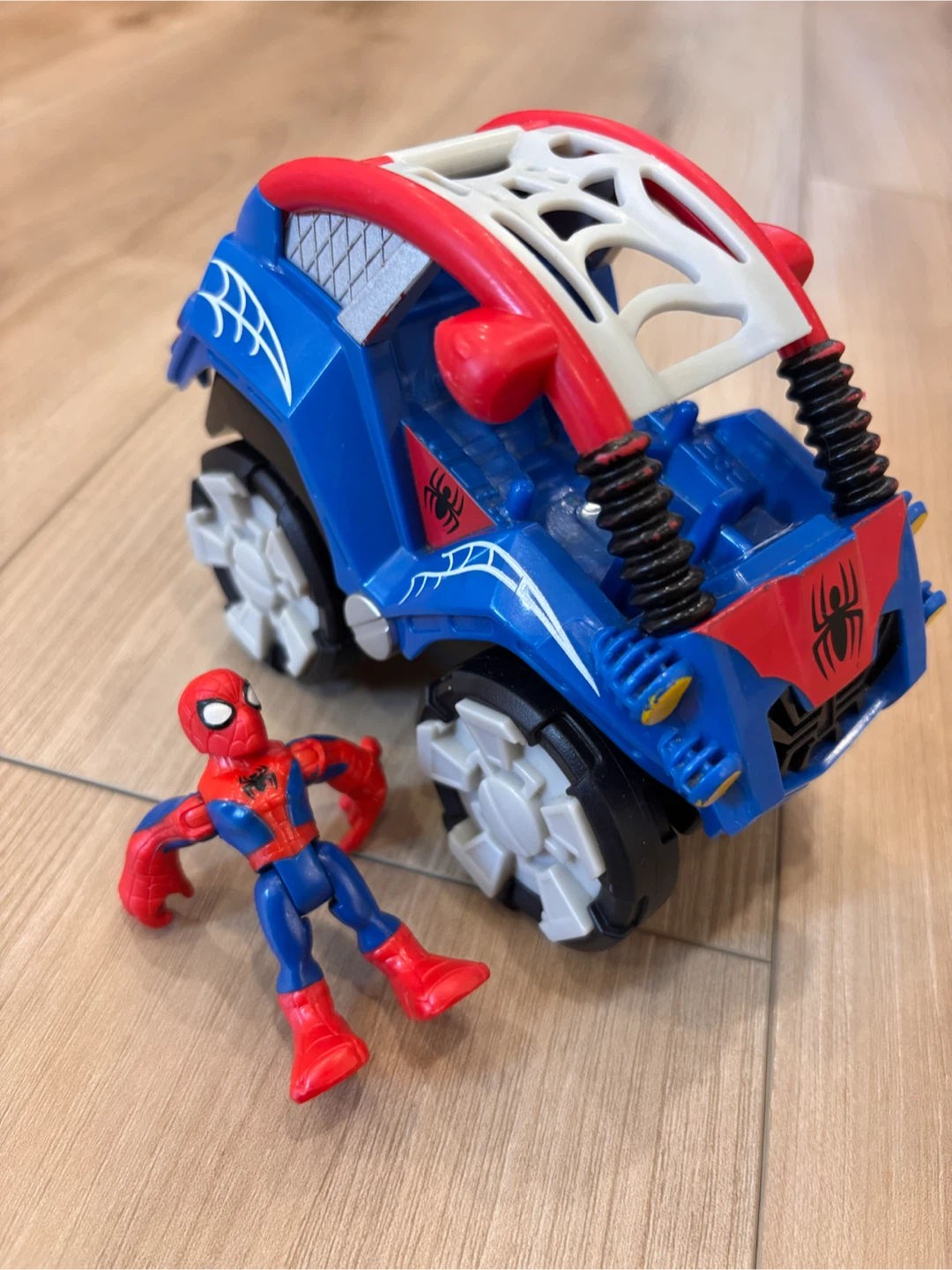 Spider-Man Action Figure and Vehicle Toy Set - photo 2