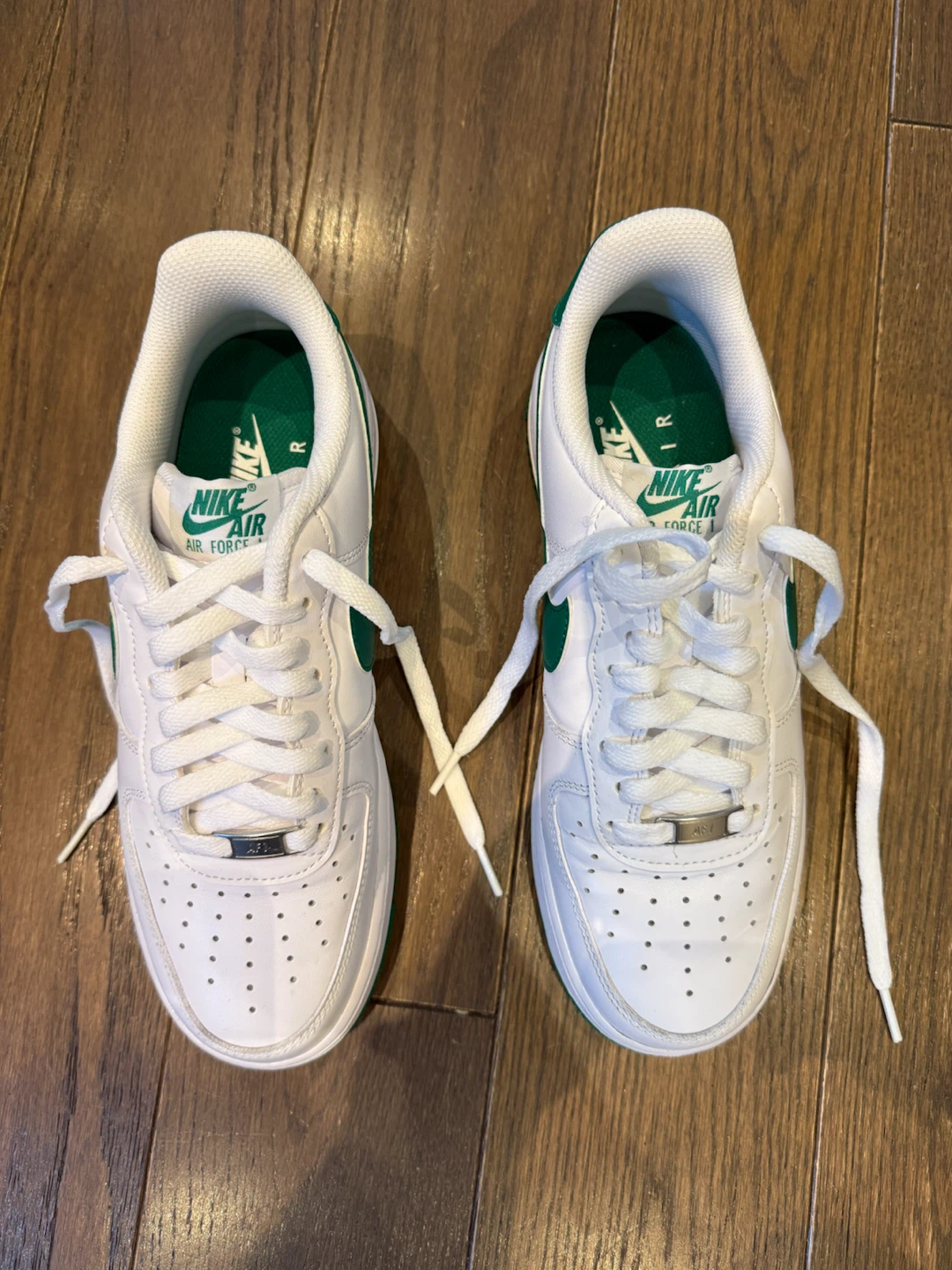 US8 - Nike Air Force 1 '07 White / Green’ (excellent condition)