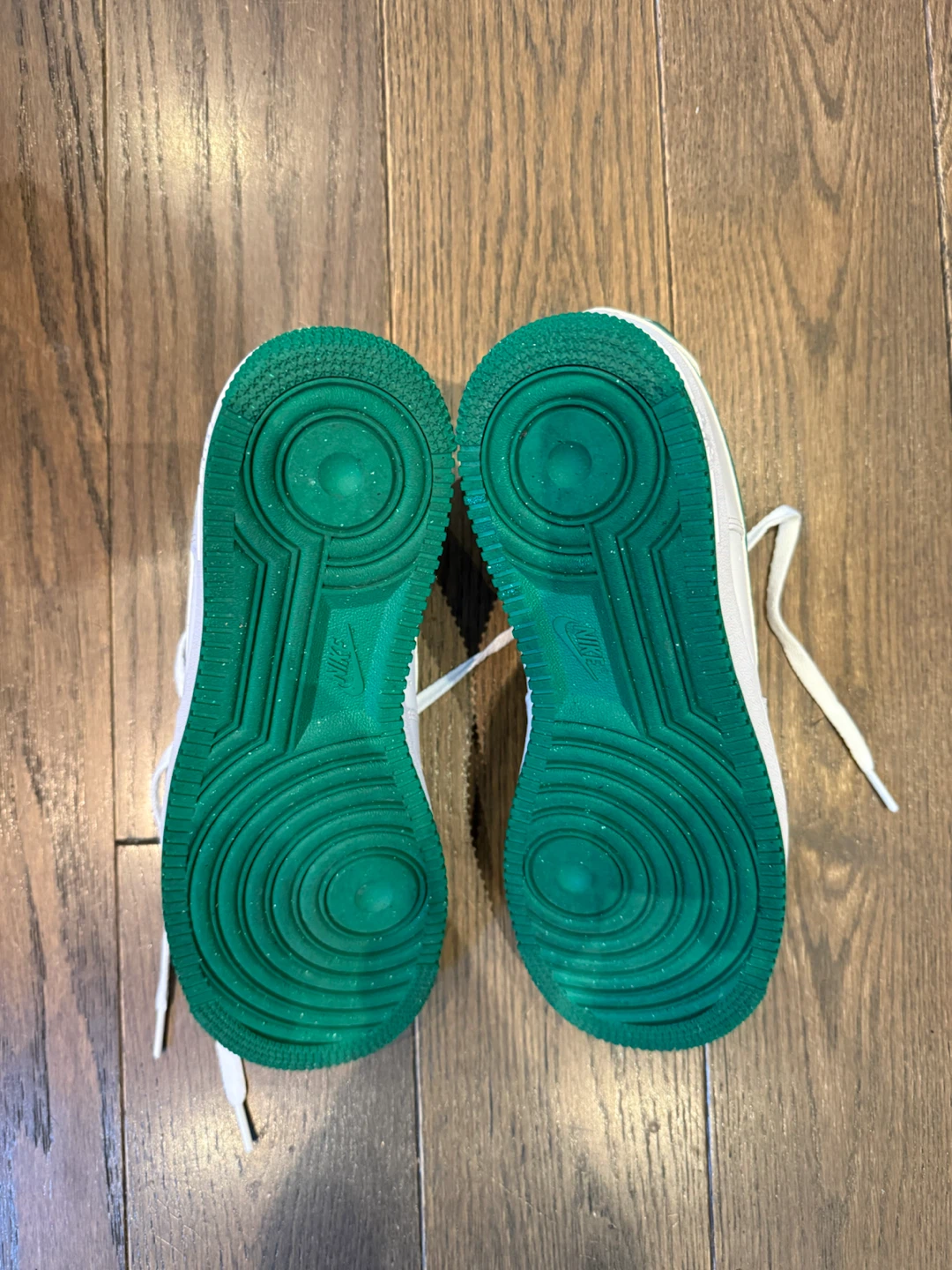 US8 - Nike Air Force 1 '07 White / Green’ (excellent condition) - photo 2
