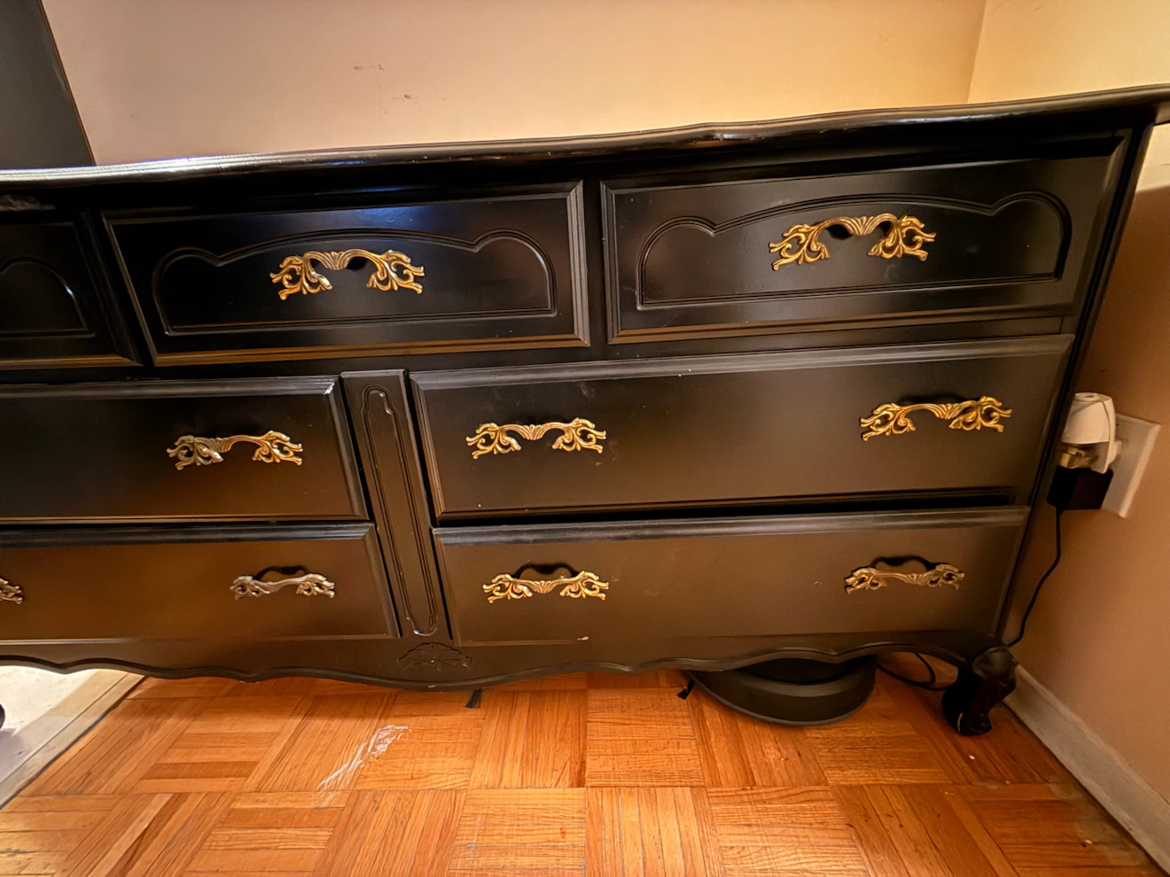 French Provincial Style 7-Drawer Dresser - photo 2