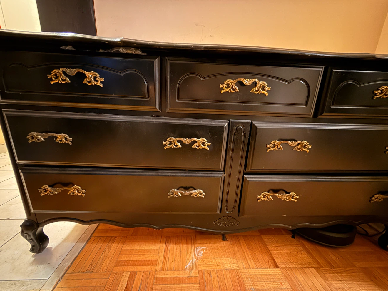 French Provincial Style 7-Drawer Dresser - photo 3