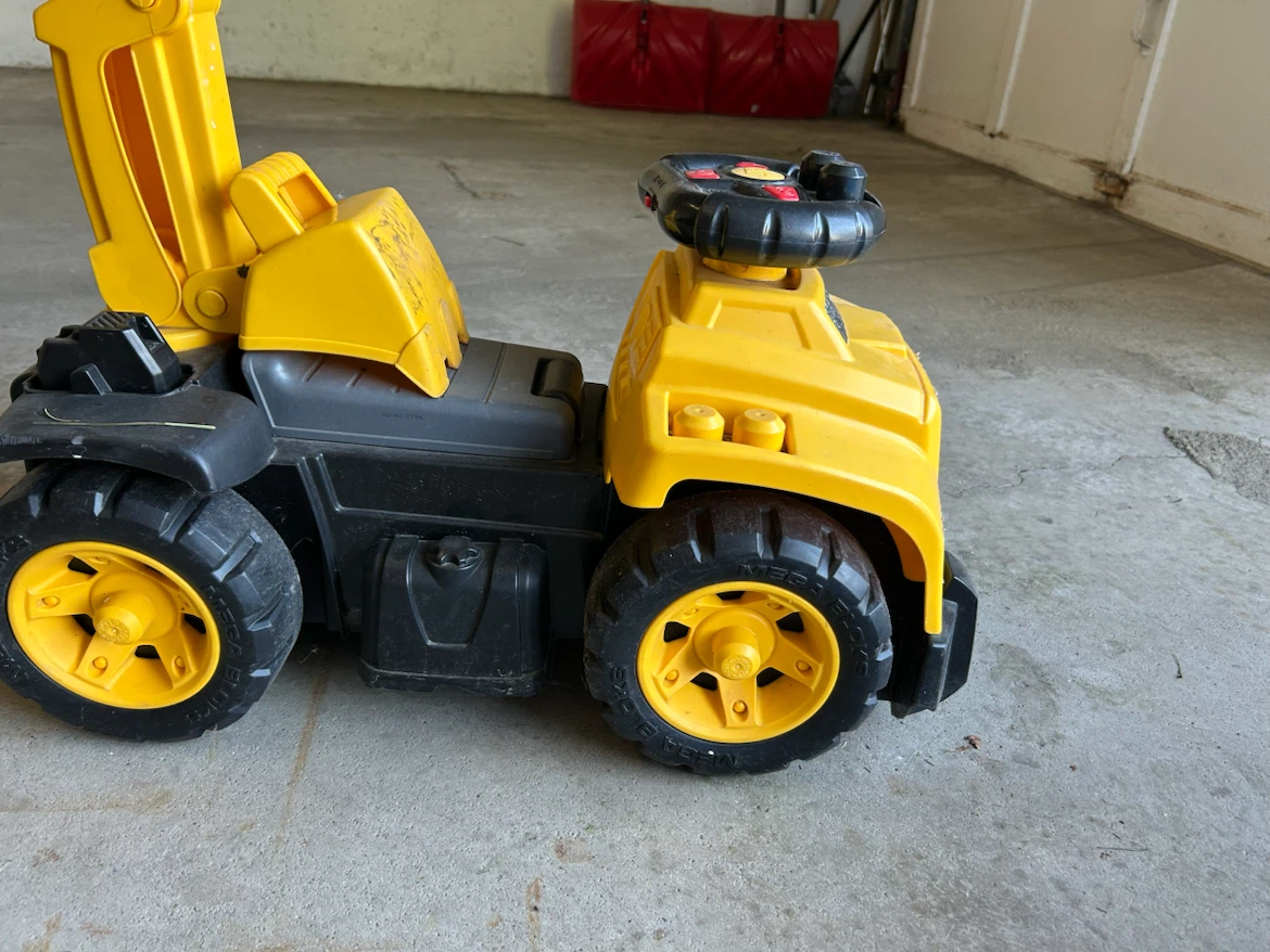 CAT Ride-On Excavator Toy