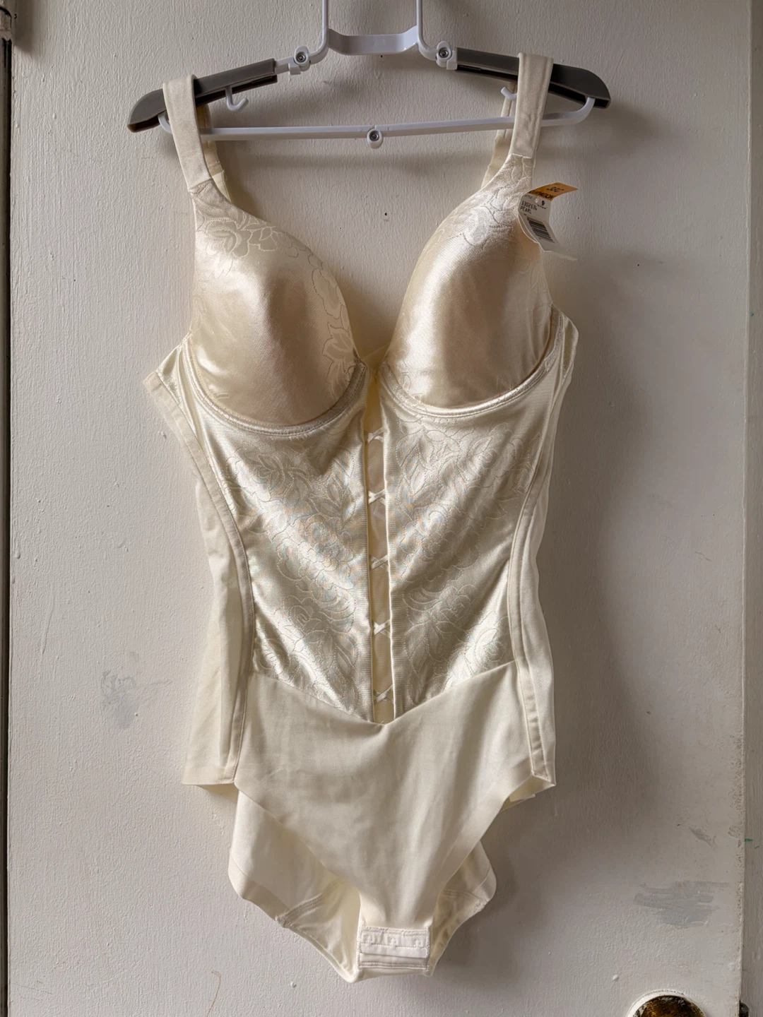 New Curvation Women's Smoothing Bodysuit Size 38C
