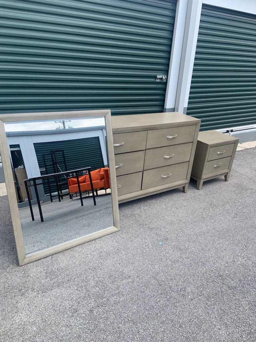 6-Drawer Dresser and Nightstand Set - photo 5