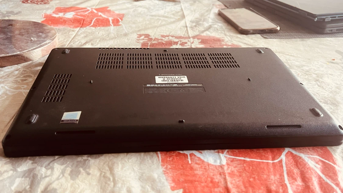 Dell Latitude 5490 Laptop - photo 2