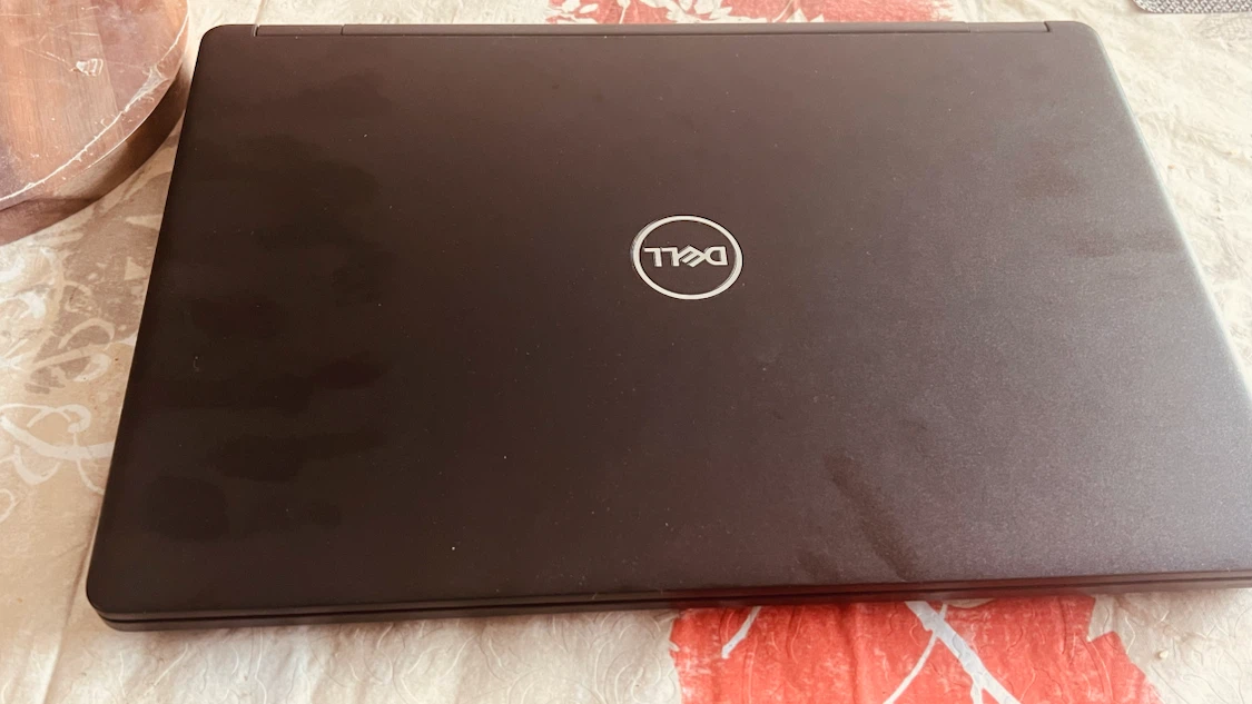 Dell Latitude 5490 Laptop - photo 3