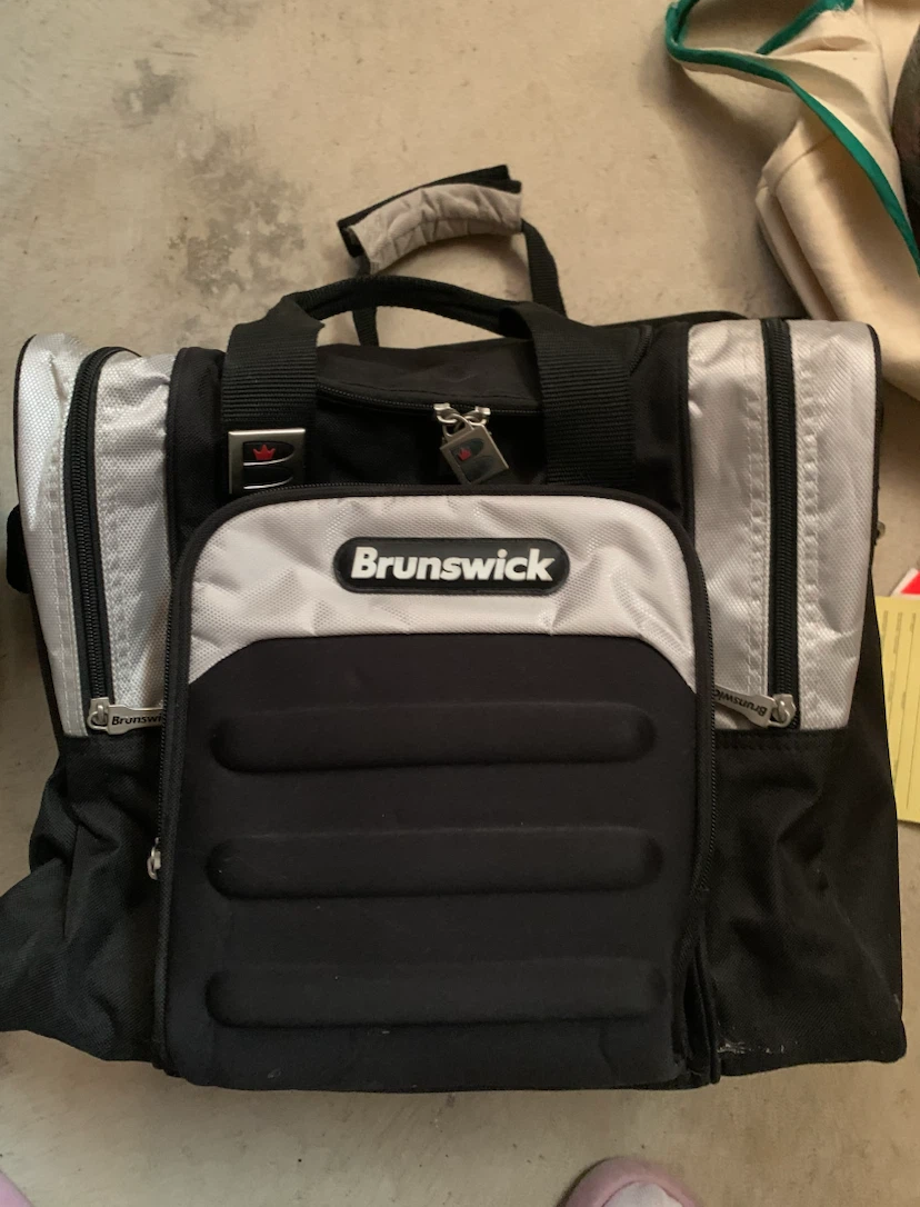 Brunswick Bowling Bag w/ Ball Stop Pad