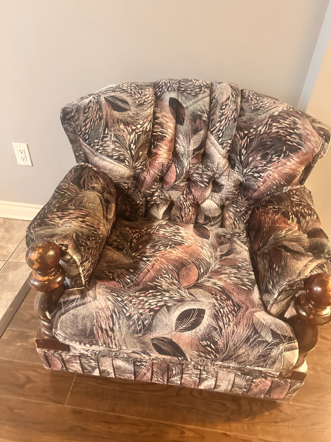 Vintage Loveseat - Patterned Fabric - photo 2