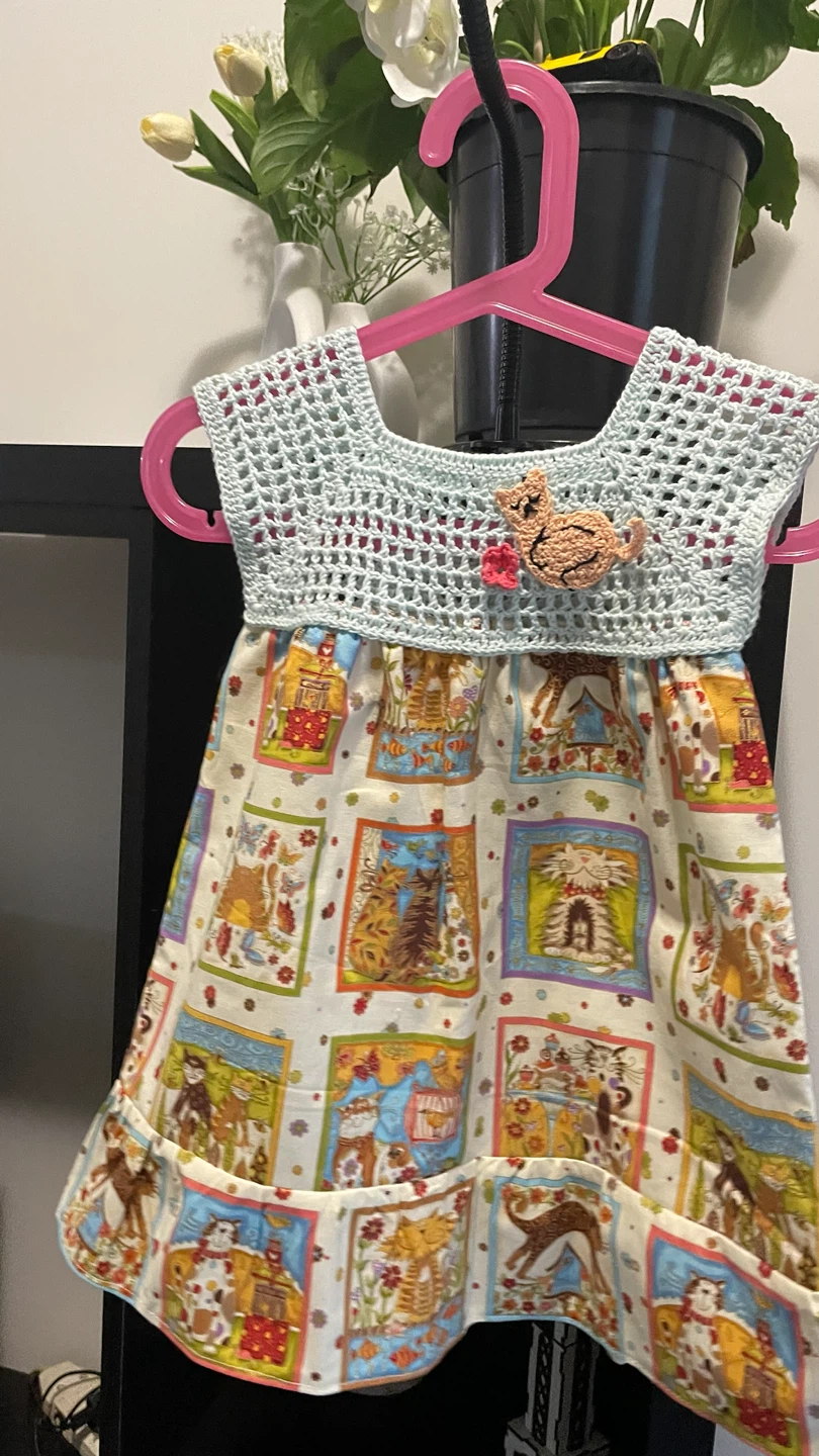 Baby Dress with Cat and Flower Applique - photo 2