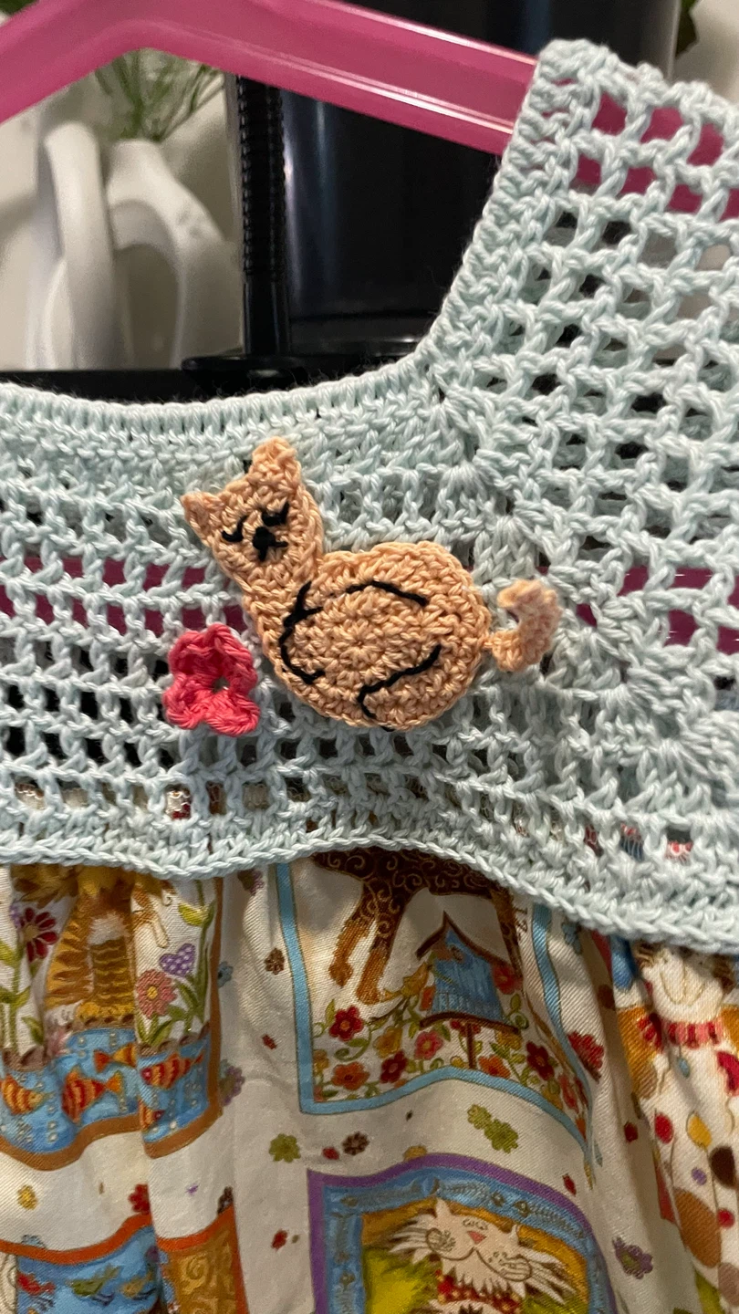 Baby Dress with Cat and Flower Applique - photo 4