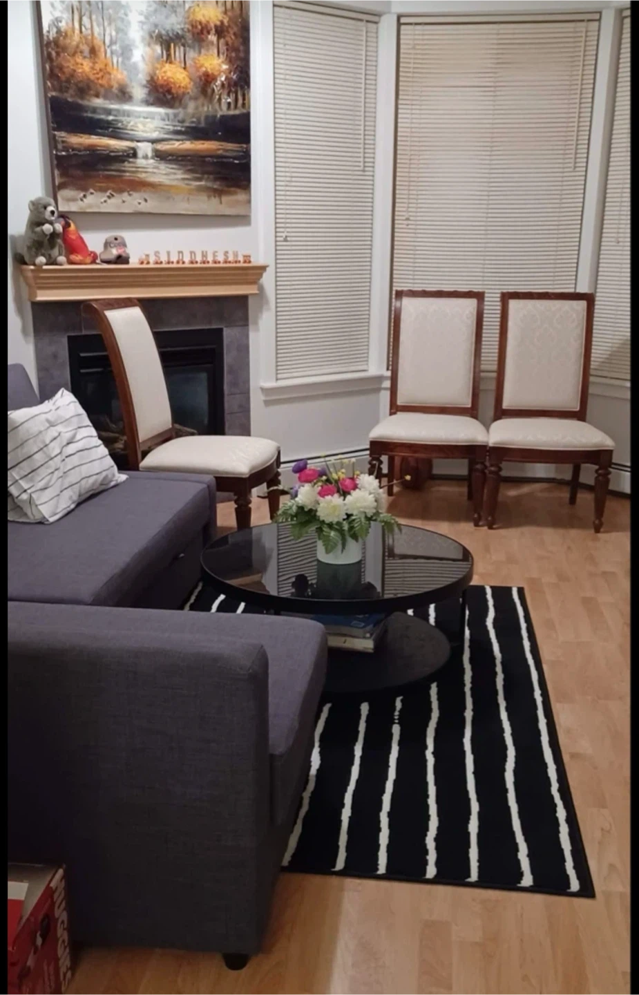 Round coffee table
