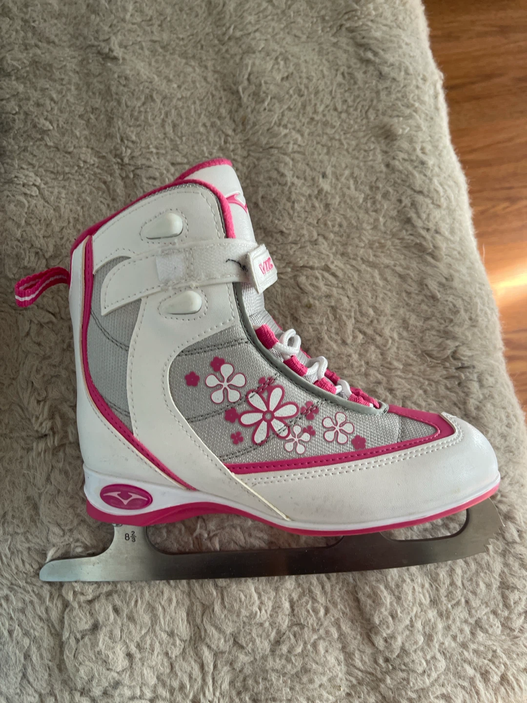 Figure Skates - Vic - Size 8.5 - photo 2