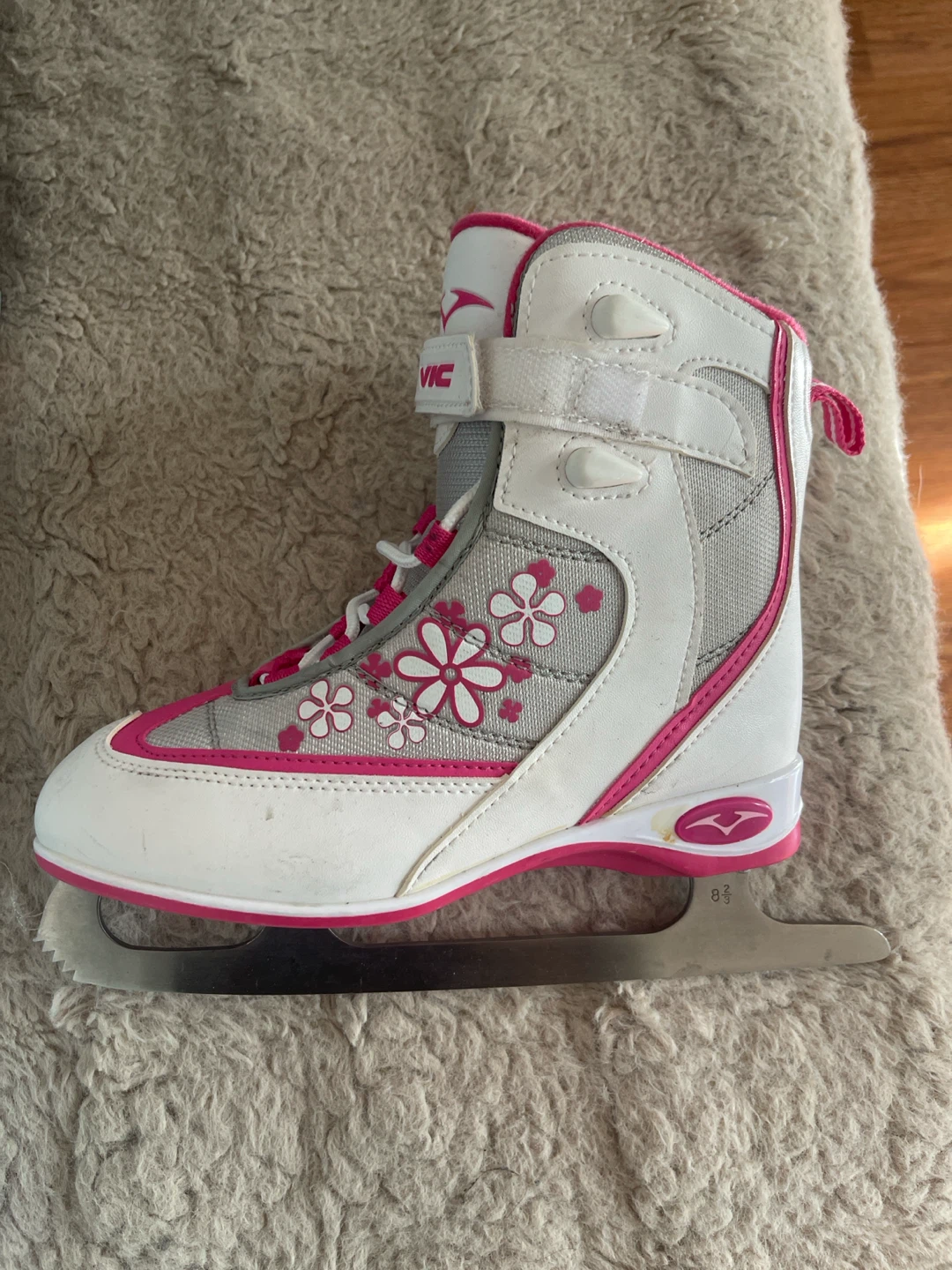Figure Skates - Vic - Size 8.5 - photo 3