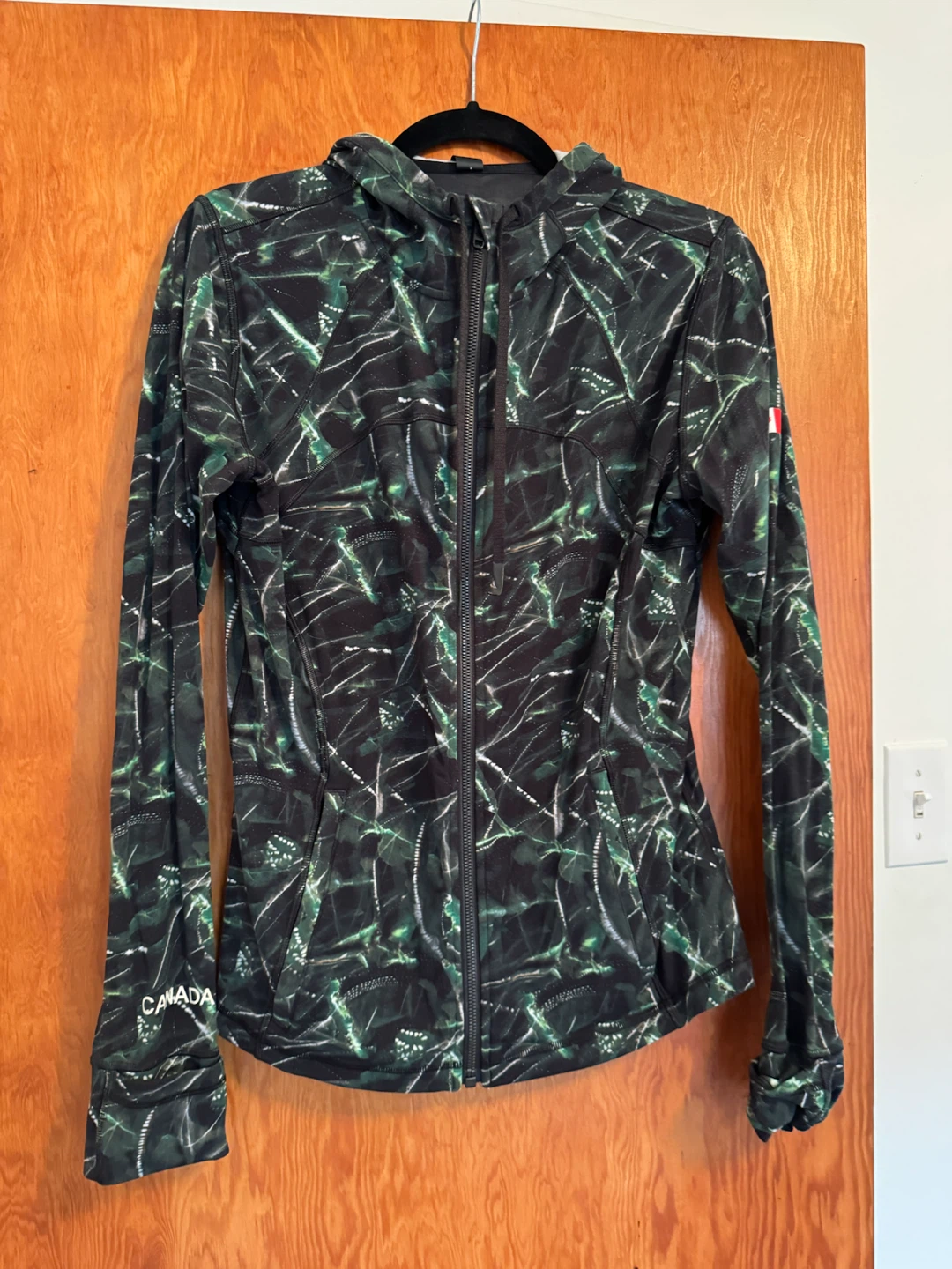 Lululemon Define Jacket Nulu Team Canada sz 12