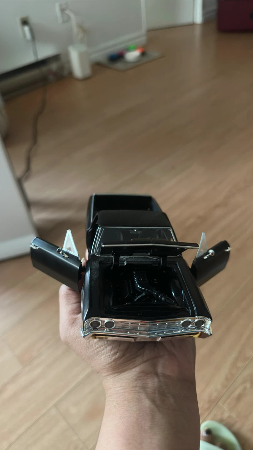 Black Diecast Model Car - photo 2
