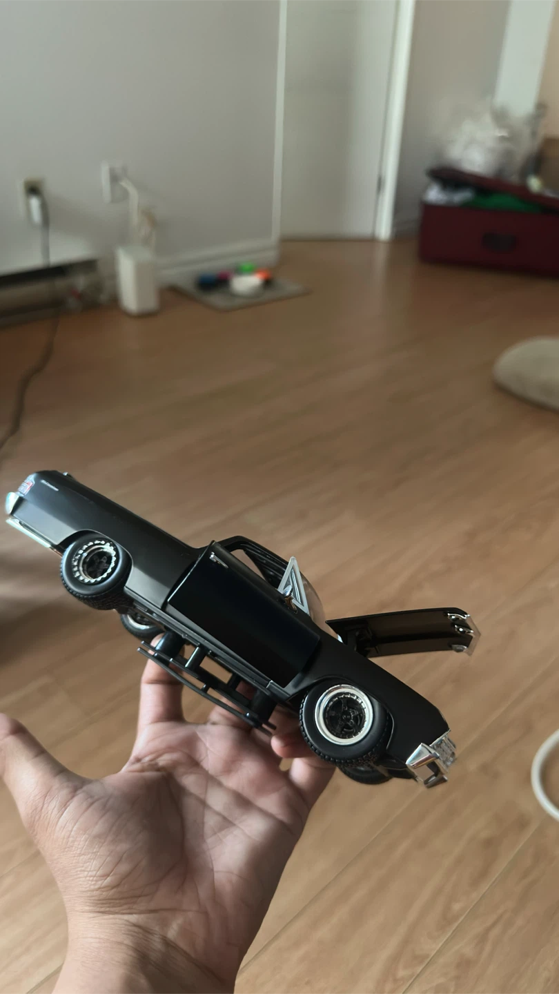 Black Diecast Model Car - photo 3