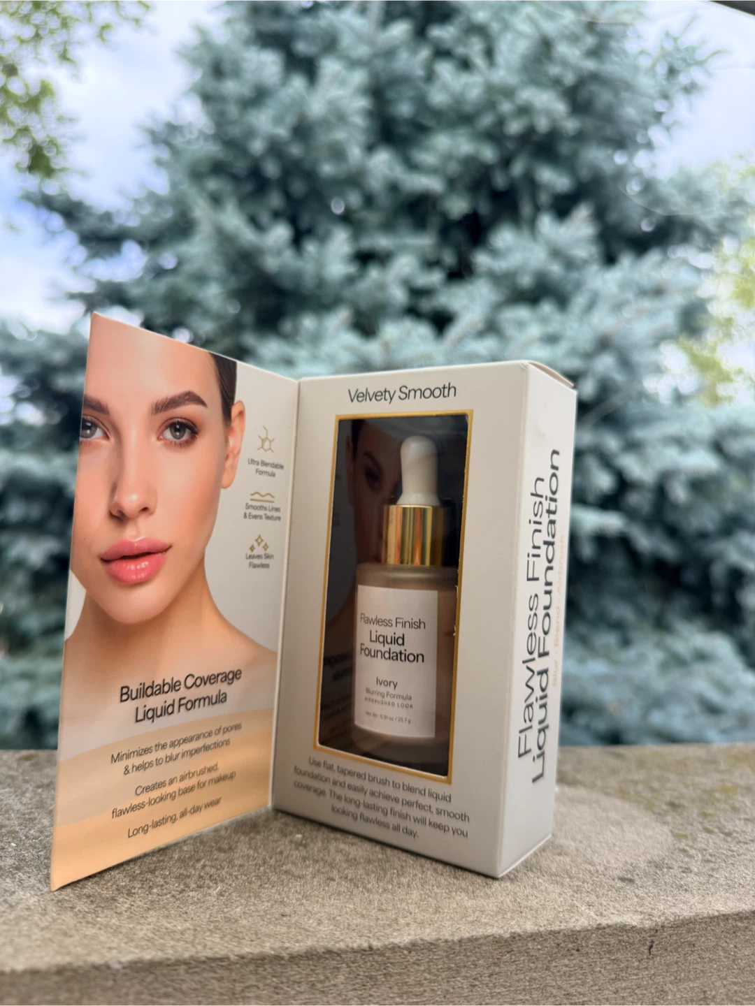 NEW Flawless Finish Liquid Foundation – Ivory (25.7g)