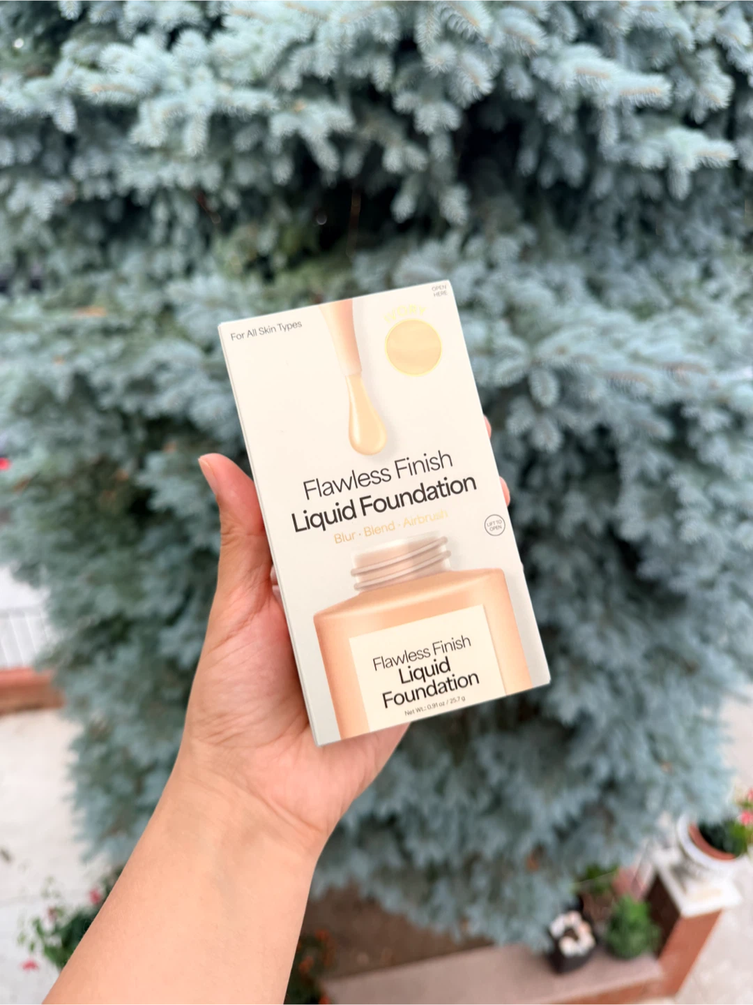 NEW Flawless Finish Liquid Foundation – Ivory (25.7g) - photo 3