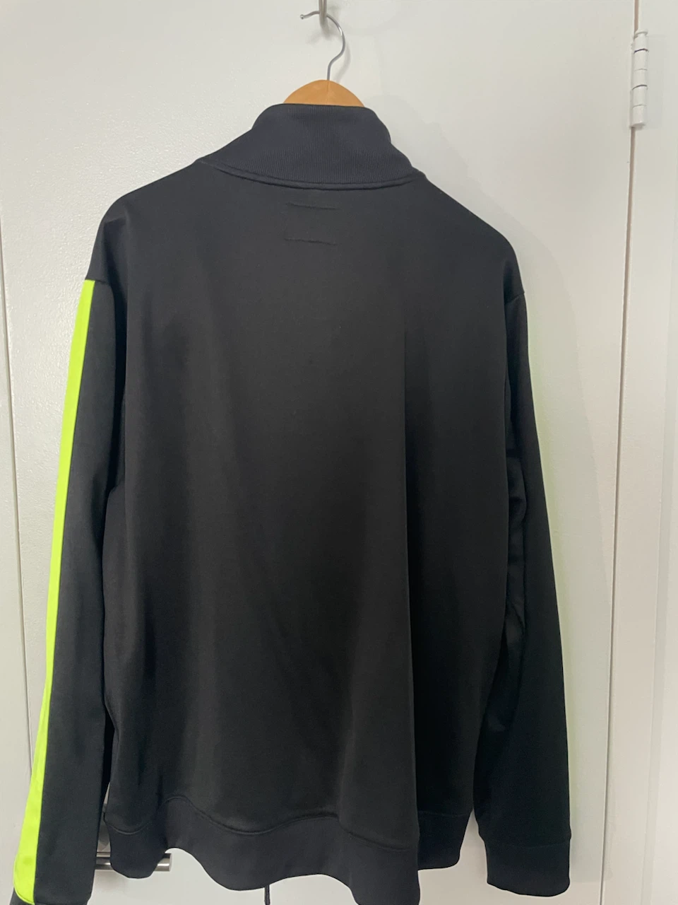Guess Tracksuit Jacket and Pants Set Black Neon Yellow Size XXL - photo 2