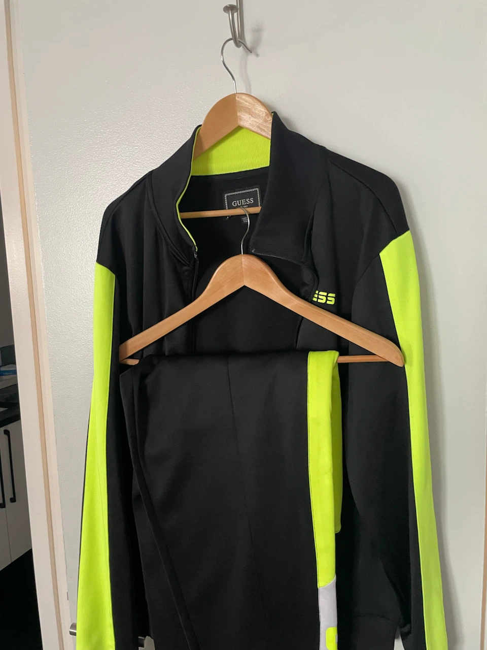 Guess Tracksuit Jacket and Pants Set Black Neon Yellow Size XXL - photo 3