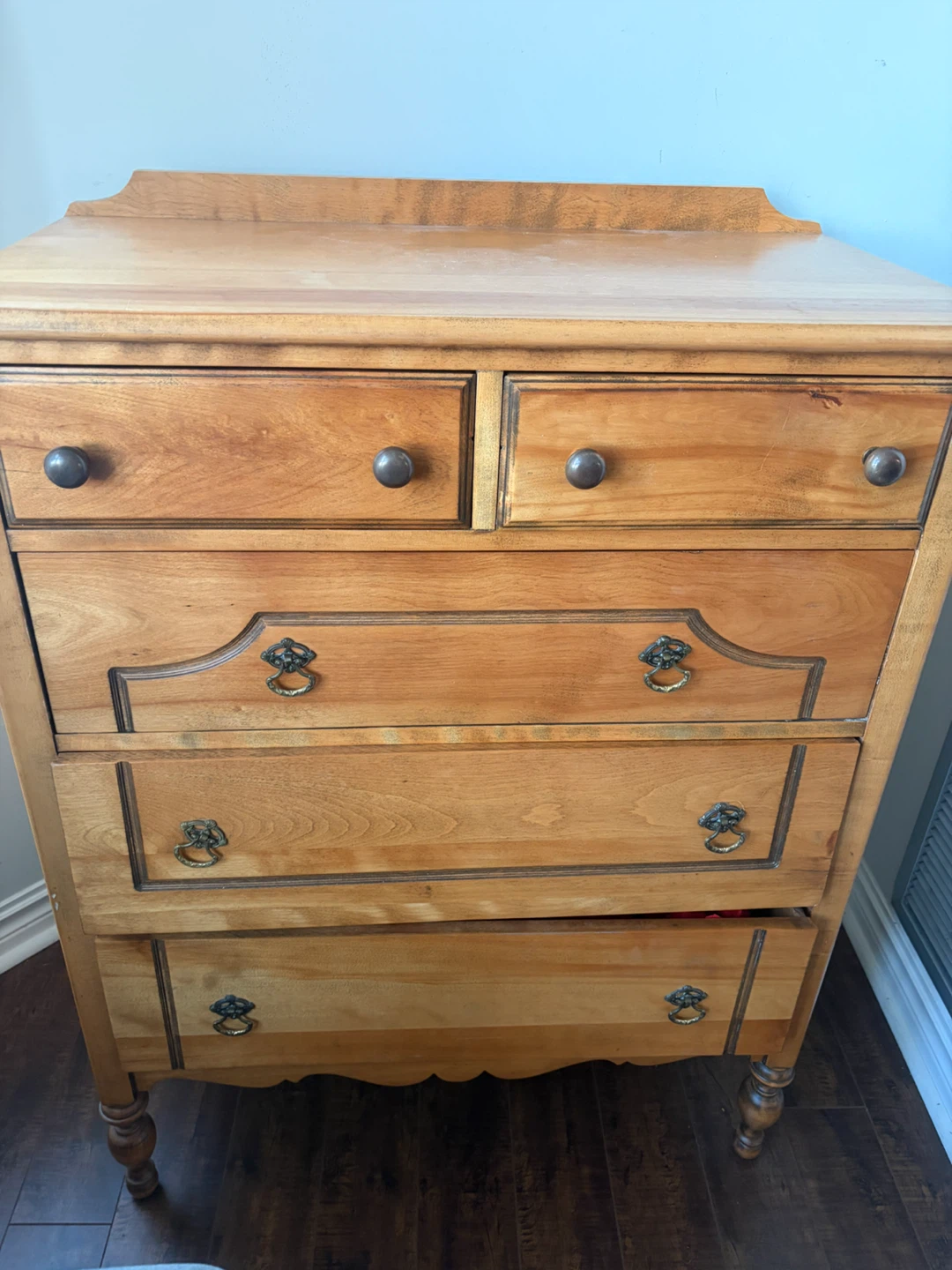 Solid Wood Dresser with 5 Drawers