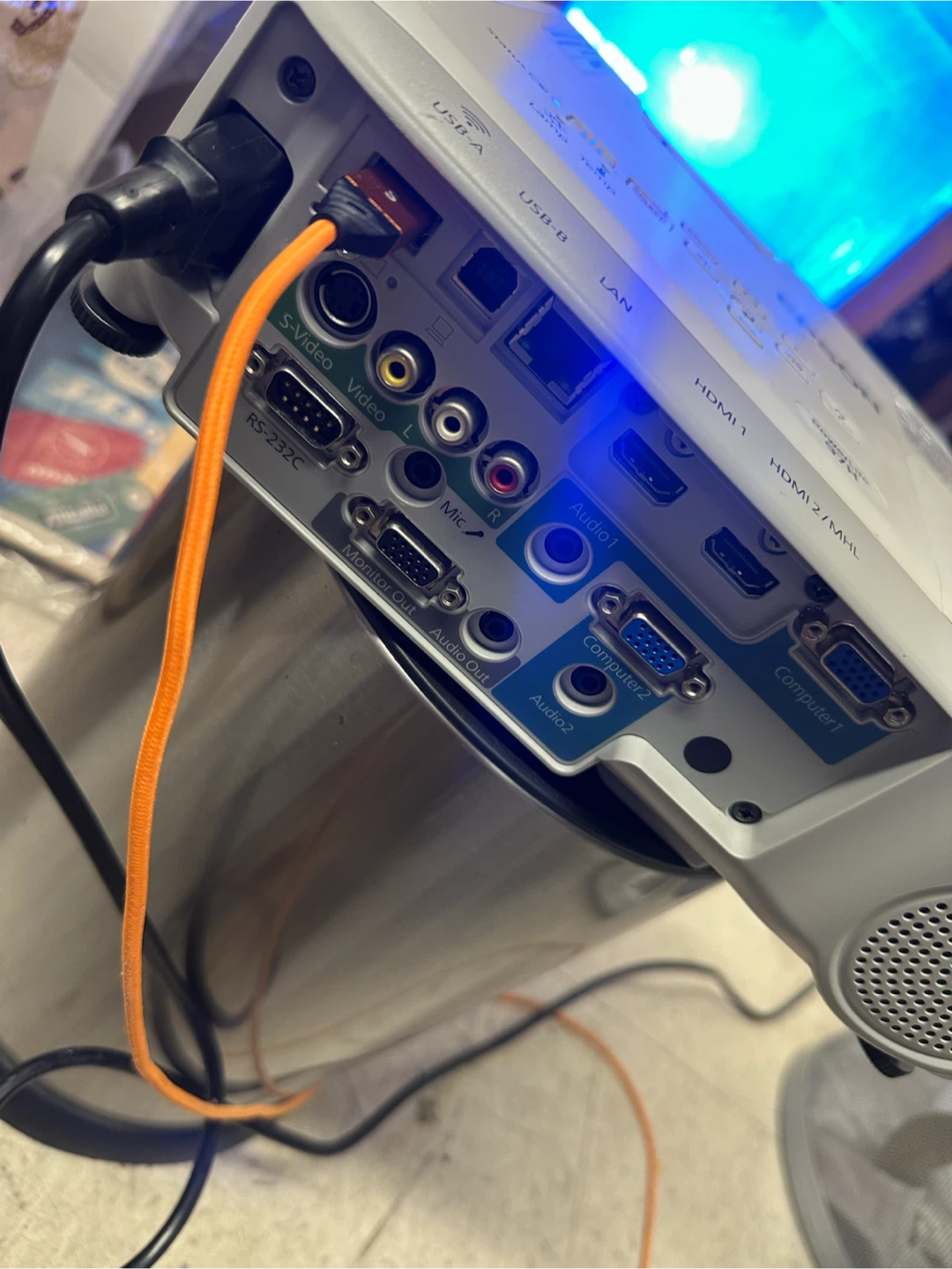 Epson PowerLite 97H Projector - photo 5
