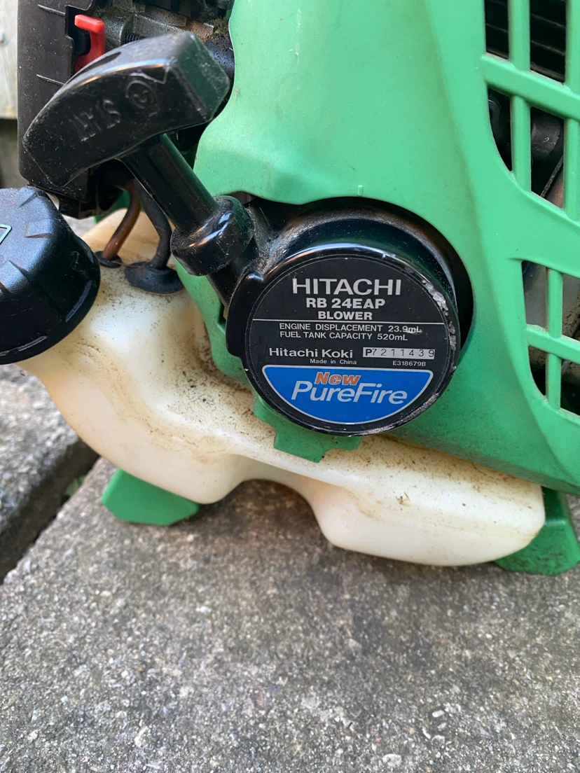 Hitachi RB24EAP Leaf Blower - photo 3
