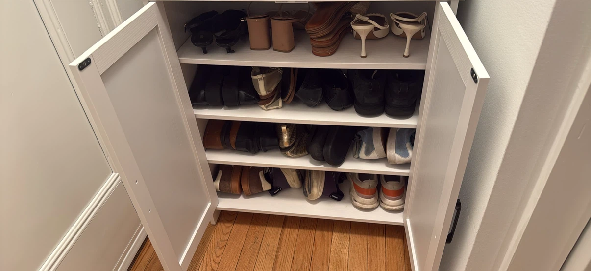 White Shoe Cabinet with Double Doors - photo 3