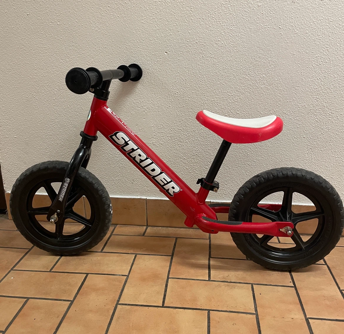 Strider Red Balance Bike - photo 2