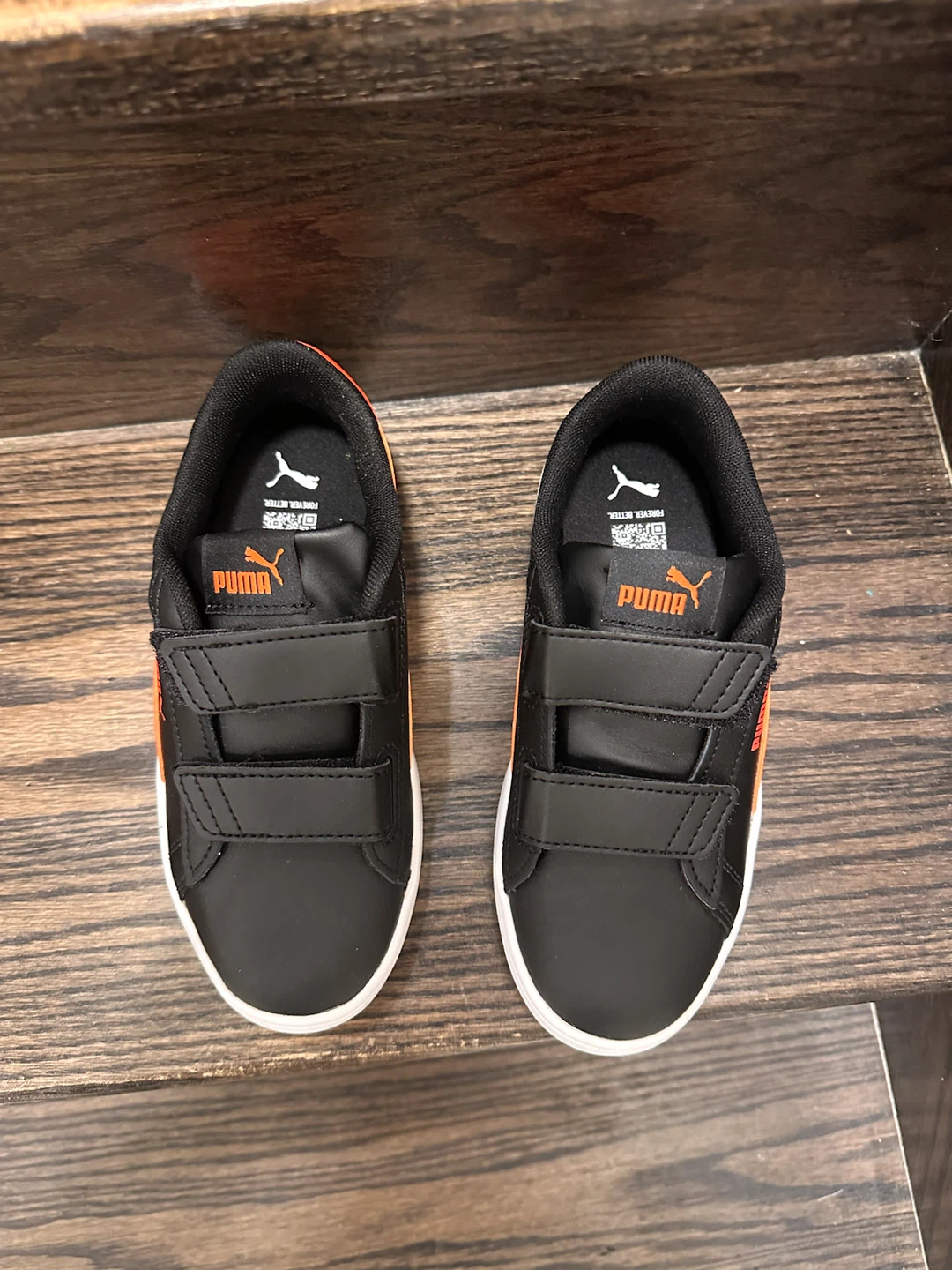 Brand new Puma Smash Boys Shoes - Size 1C