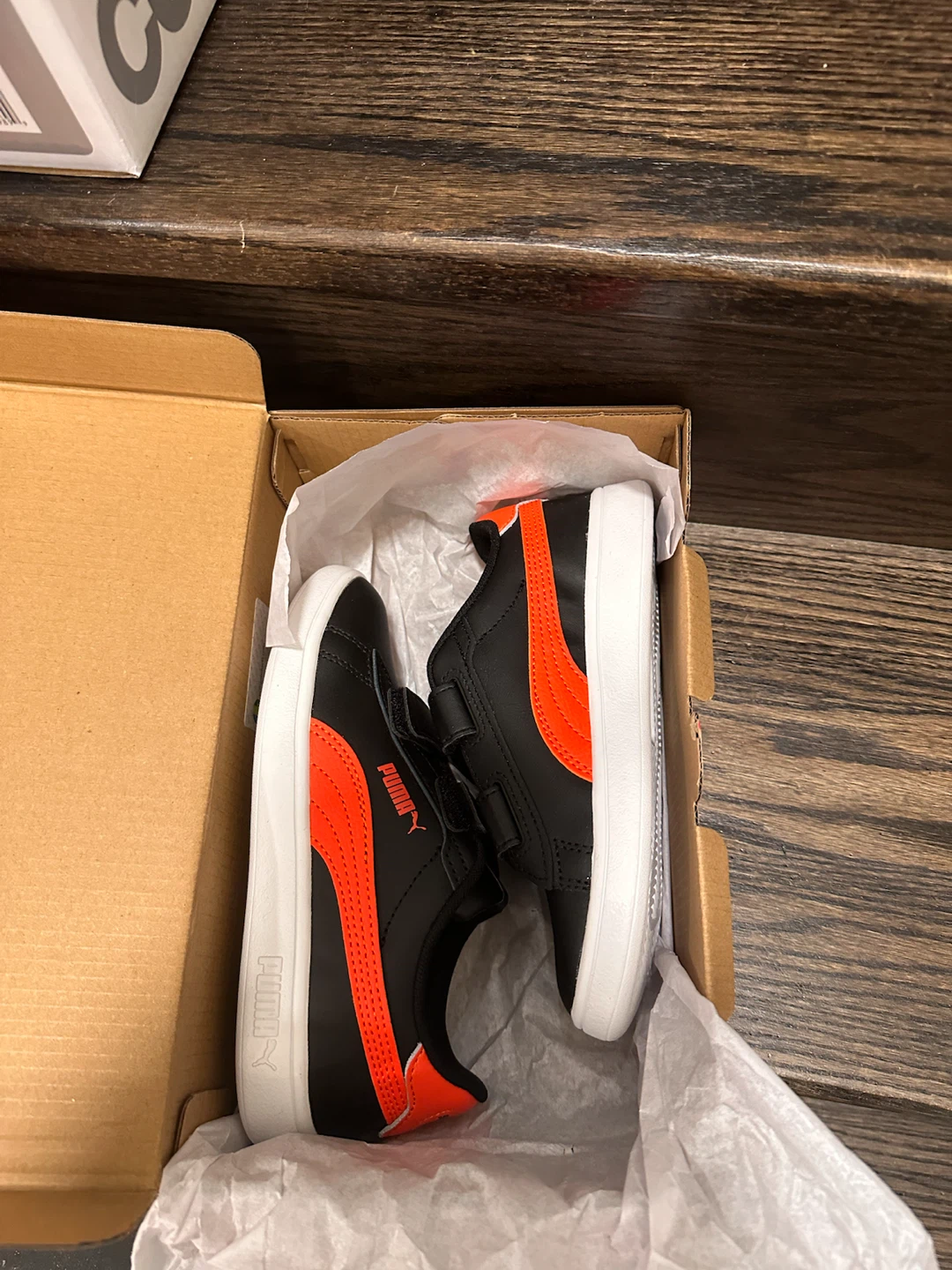 Brand new Puma Smash Boys Shoes - Size 1C - photo 3