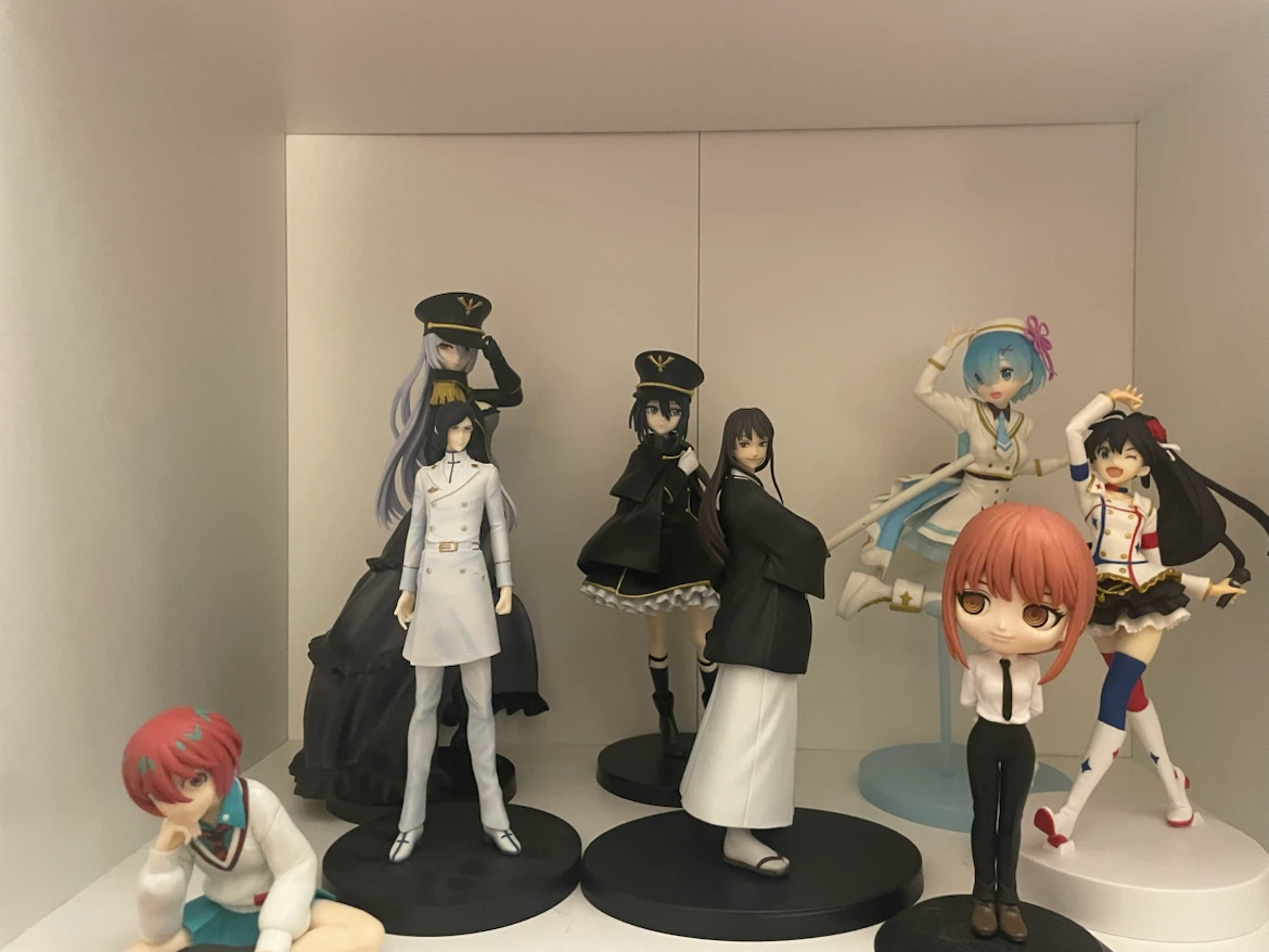 PM FOR PRICE Collection of Anime Figures