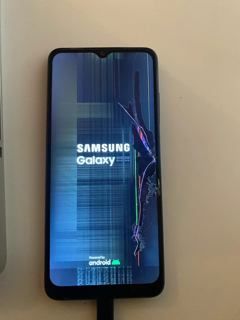 Samsung Galaxy A03s32GB UNLOCKED Damaged Screen - photo 2
