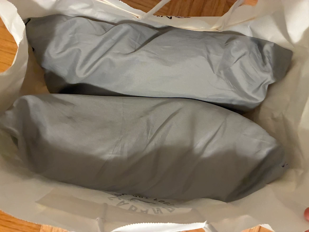 Sleeping Bag + two camping pillows - photo 3